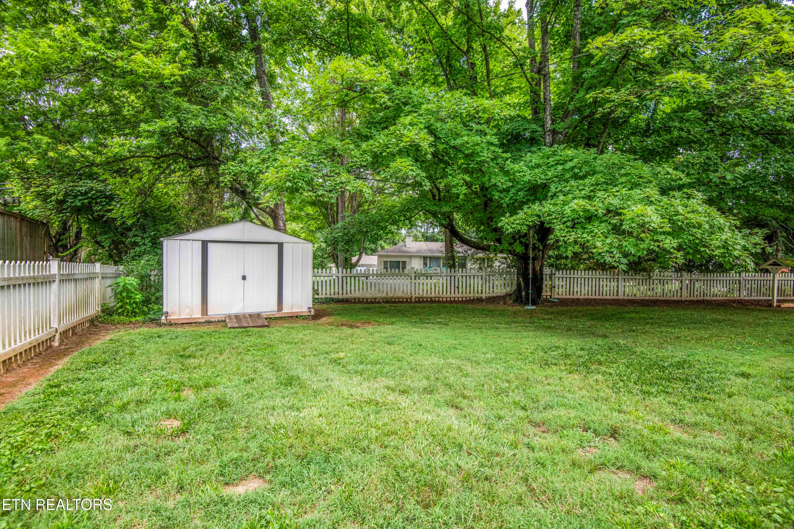 yard 9_1 - 6809 Nubbin Ridge Drive, Knoxville, TN 37919