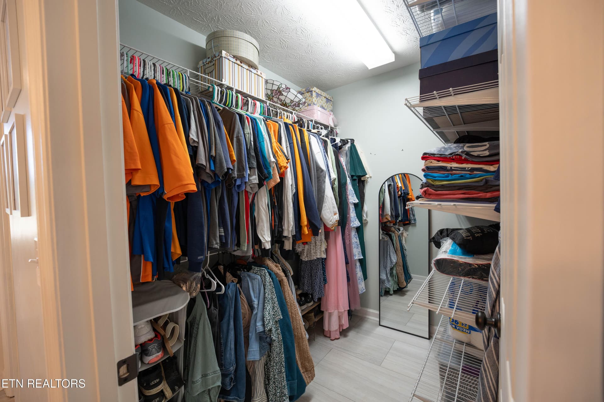 Master Bath Closet - 6728 Kohlston Rd, Knoxville, TN 37918