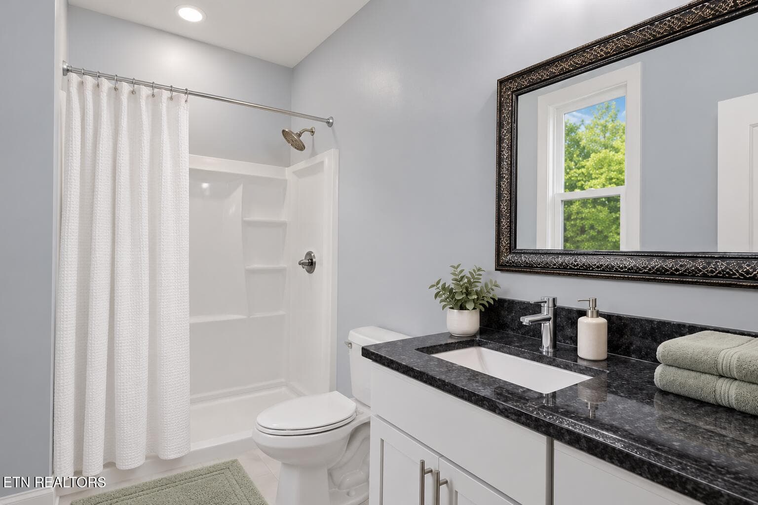 Bathroom 3 - 125 Inagehi Way, Loudon, TN 37774