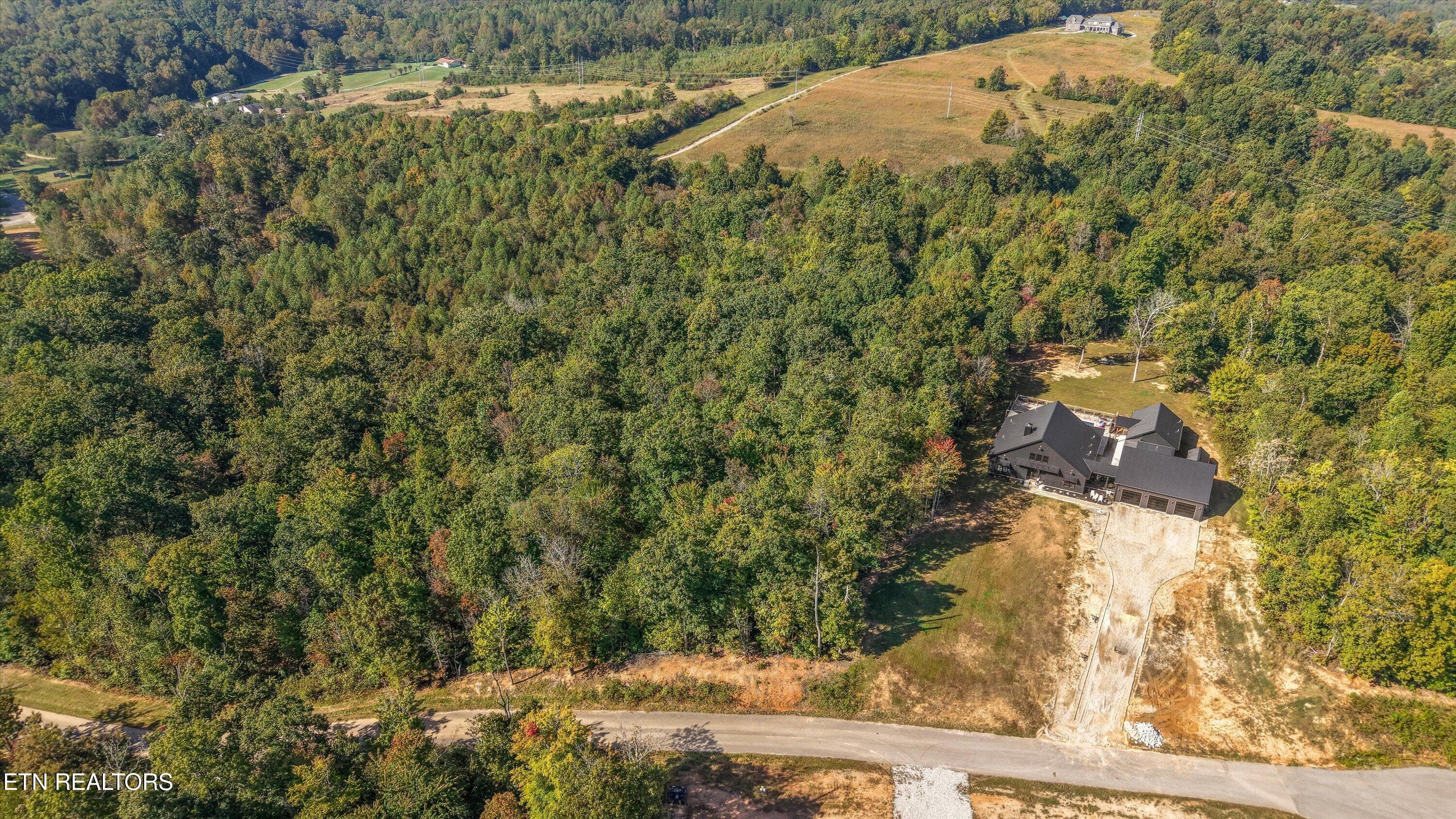 411 Travellers Way, Lenoir City, TN 37771