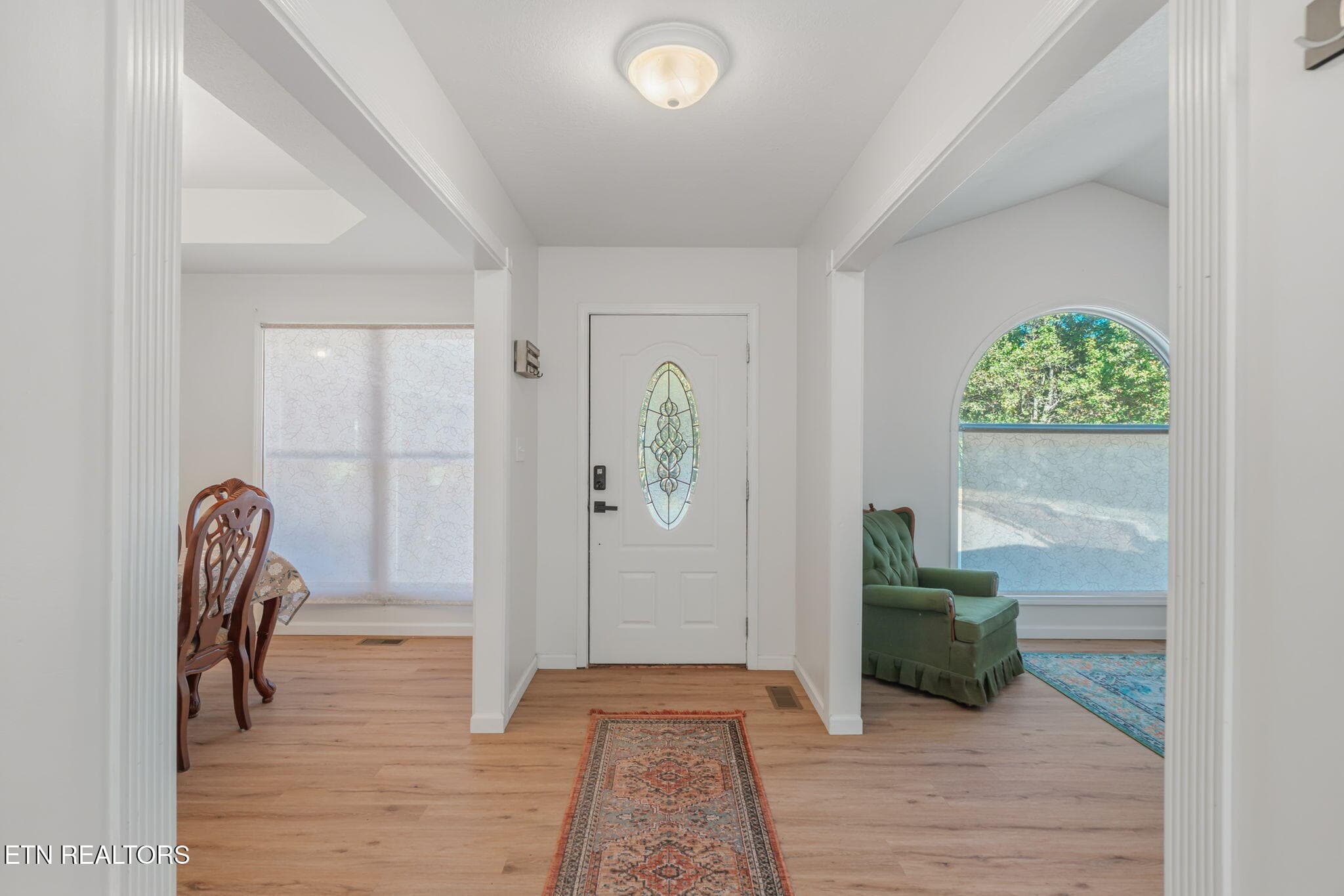 Foyer - 8128 Heiskell Rd, Powell, TN 37849