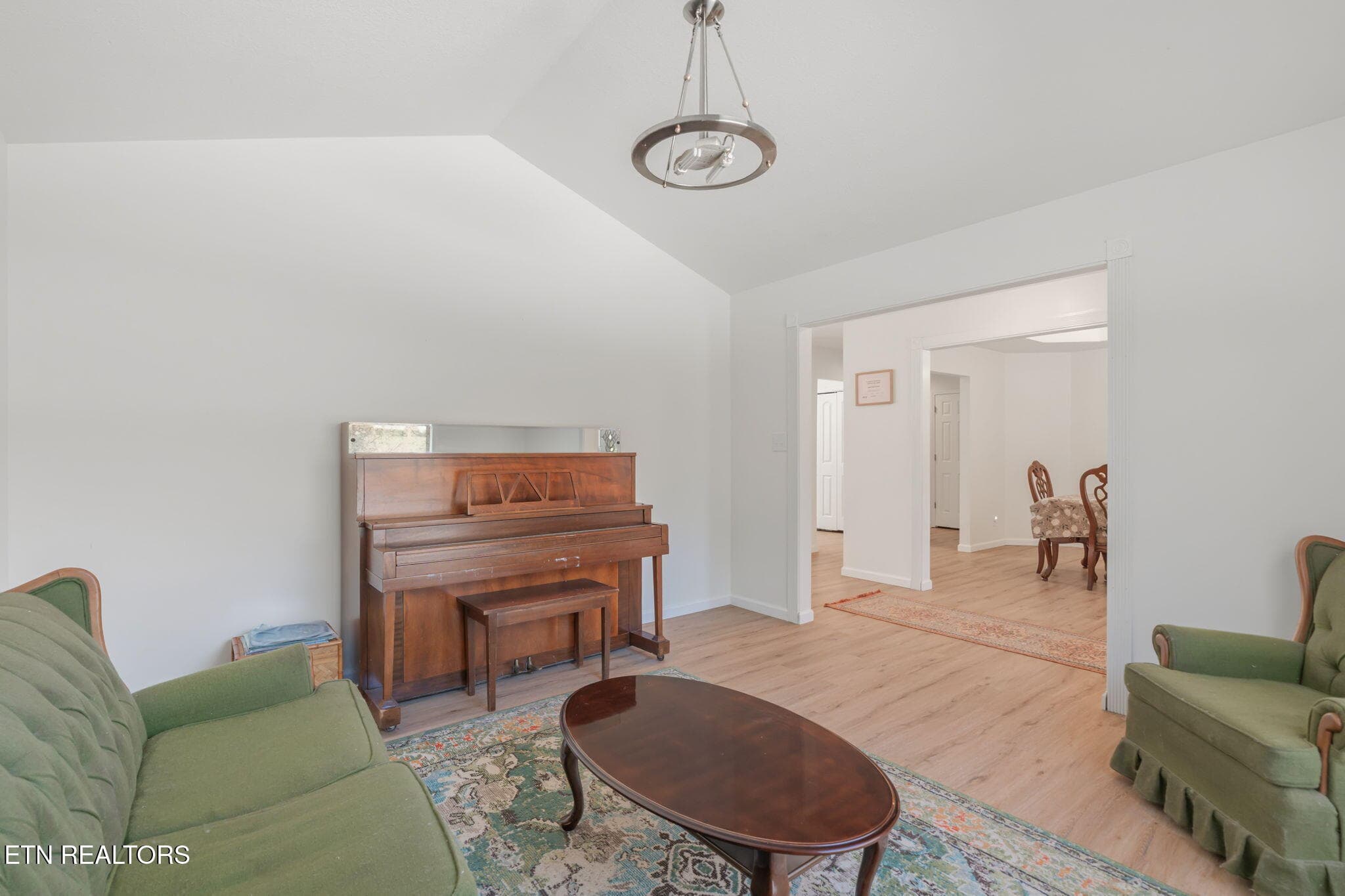 Front Living Room Or Office #2 - 8128 Heiskell Rd, Powell, TN 37849