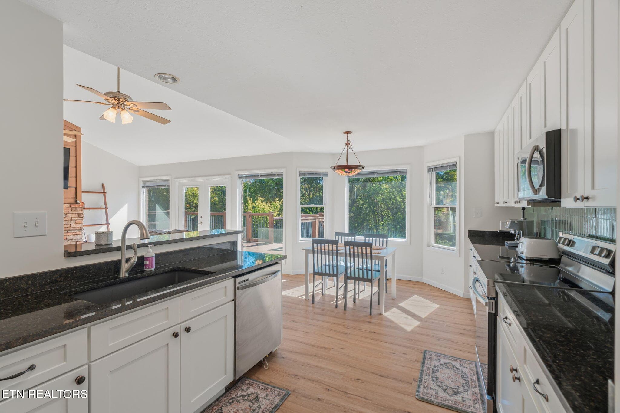 Kitchen #5 - 8128 Heiskell Rd, Powell, TN 37849