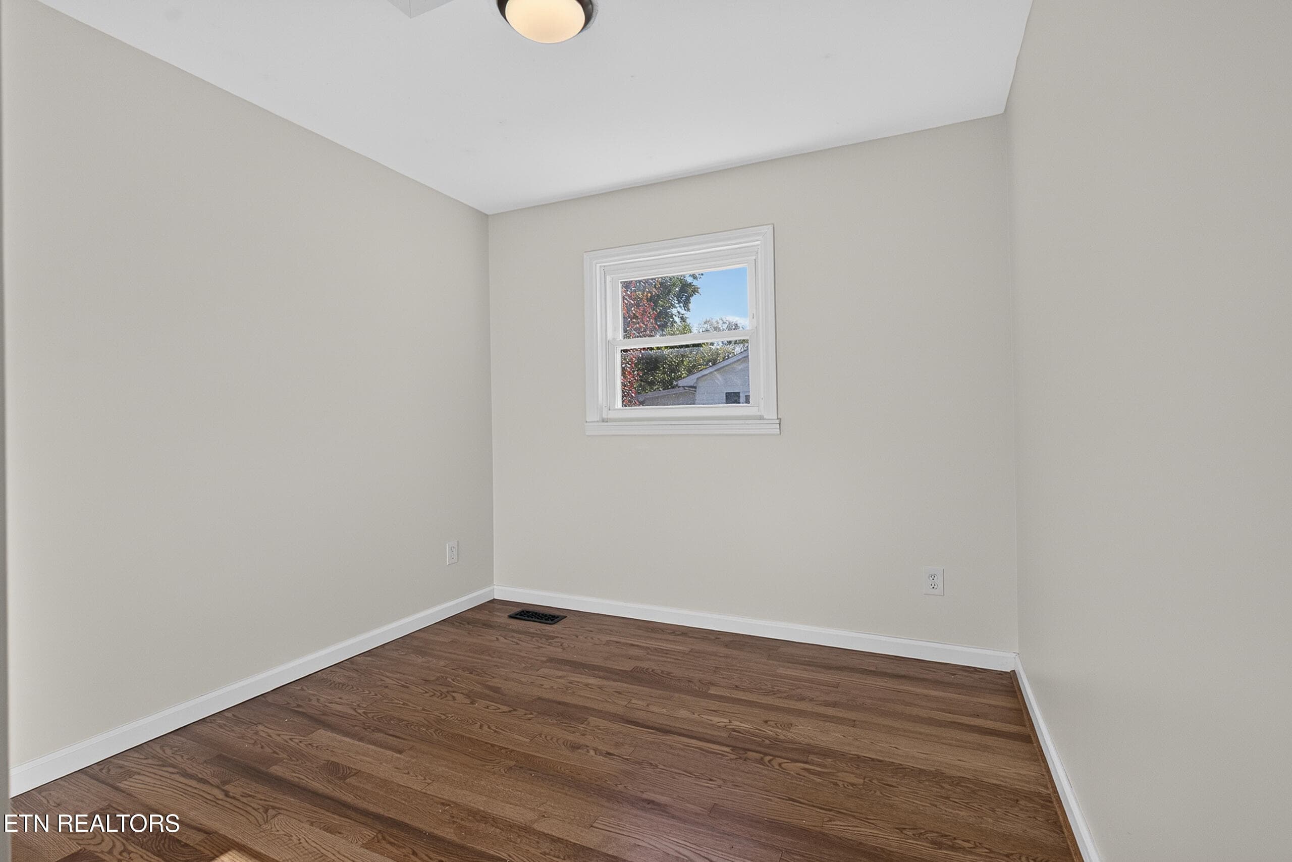 LB1A3039 - 102 Poplar Rd, Oak Ridge, TN 37830