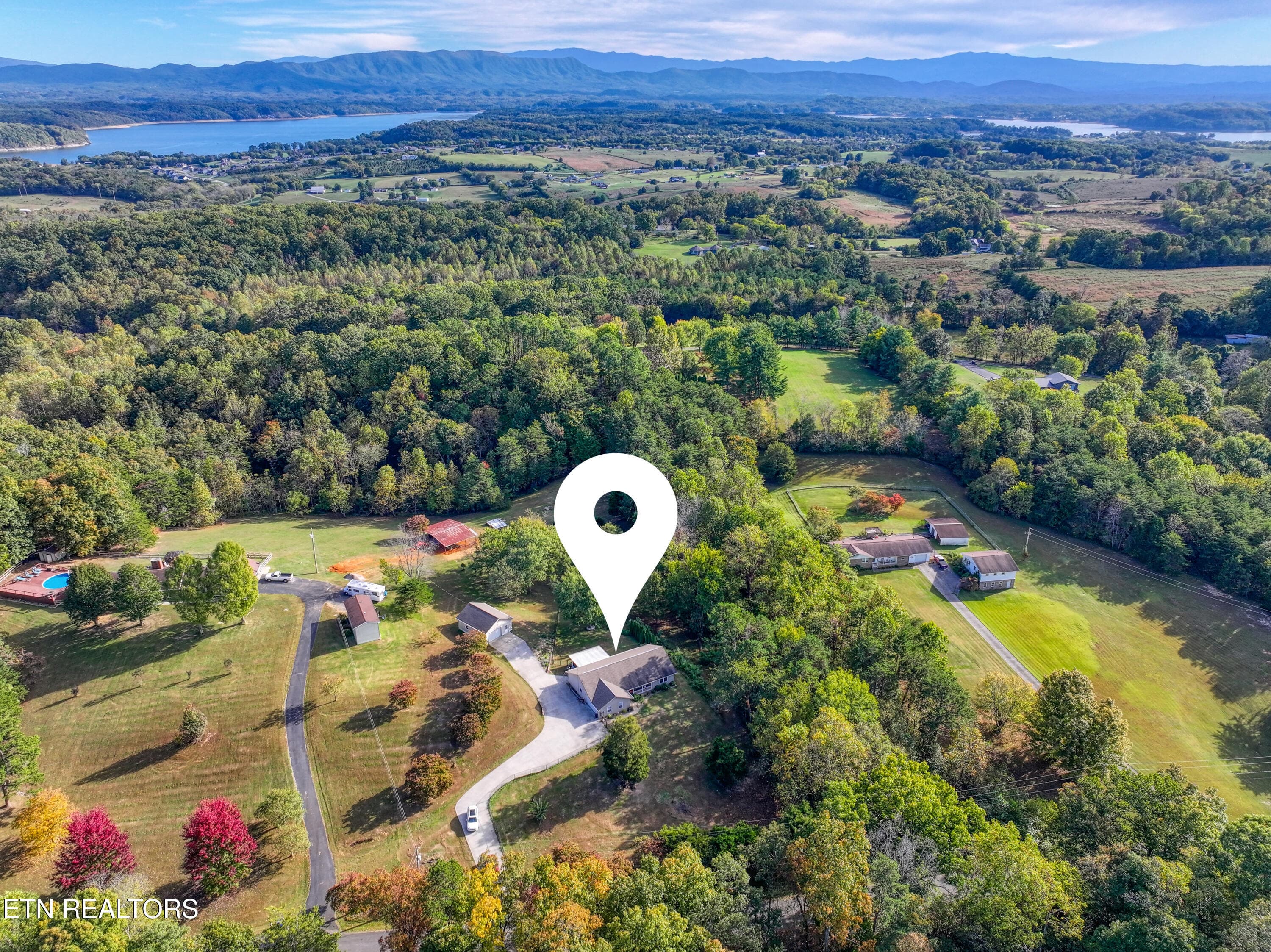 DJI_20261020162227_0518_D_167 - 1733 Oakdale Drive, Dandridge, TN 37725
