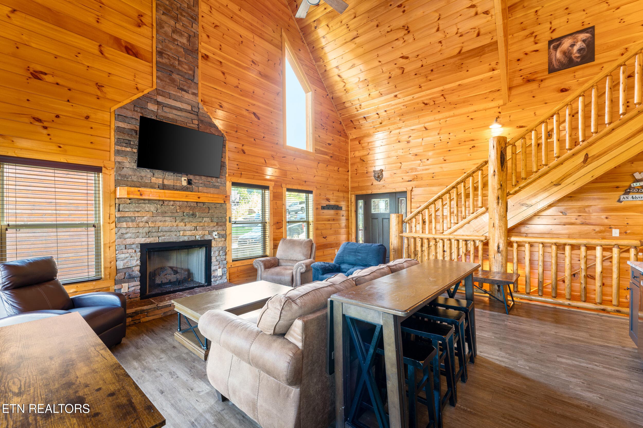 016 - 3307 Pine Peak Way, Sevierville, TN 37862