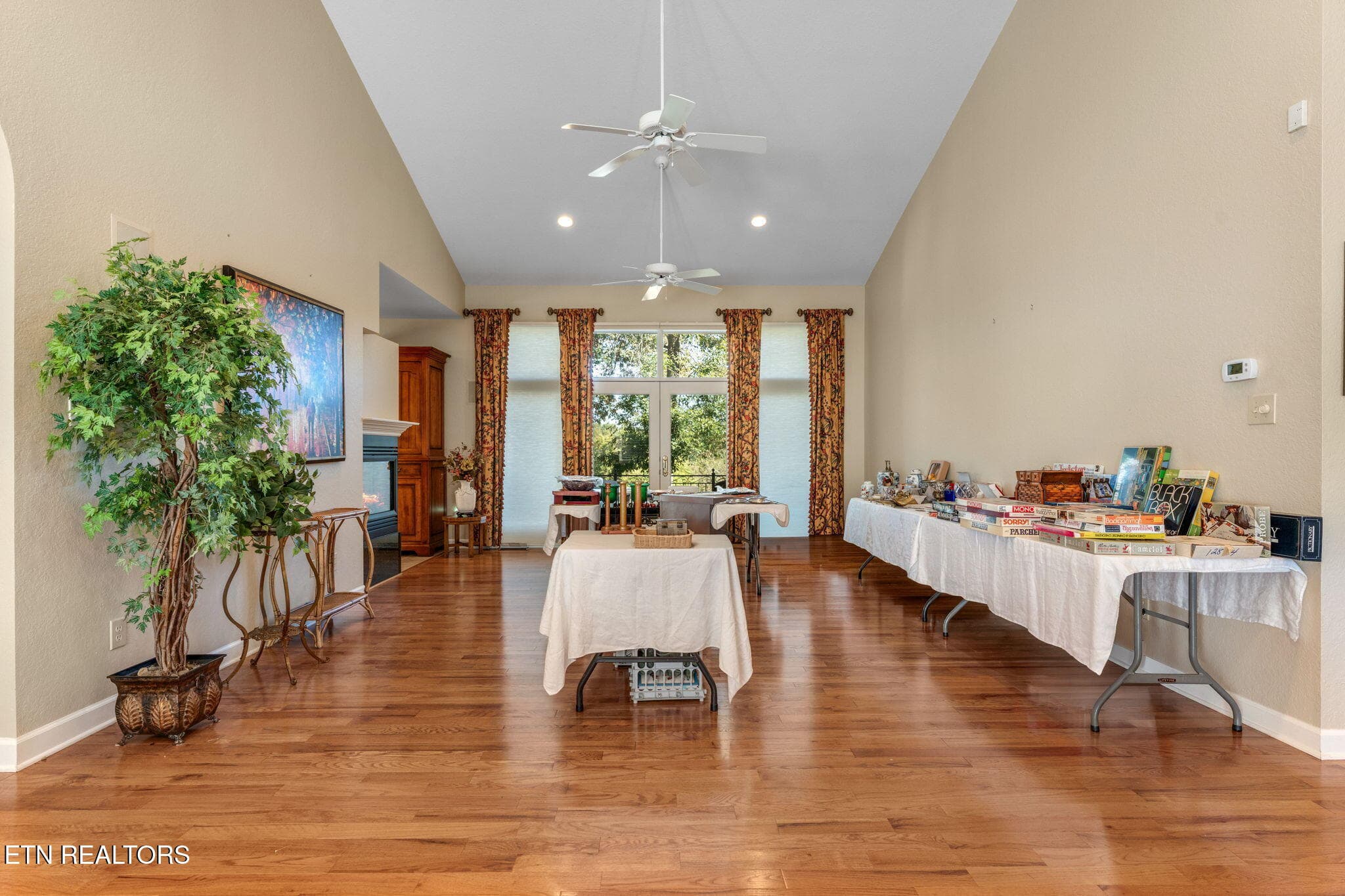 Great Room - 404 Catoosa Lane, Loudon, TN 37774