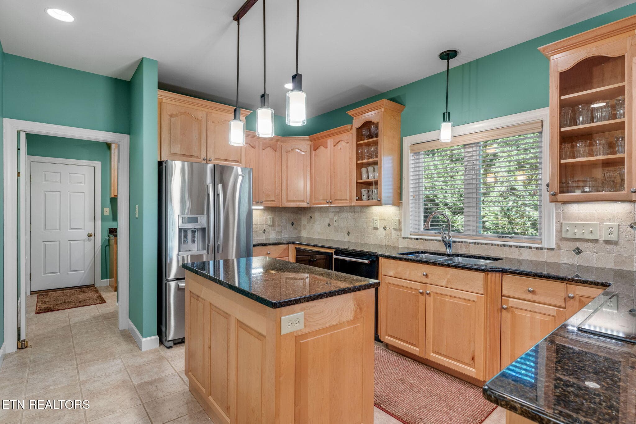 Kitchen - 404 Catoosa Lane, Loudon, TN 37774