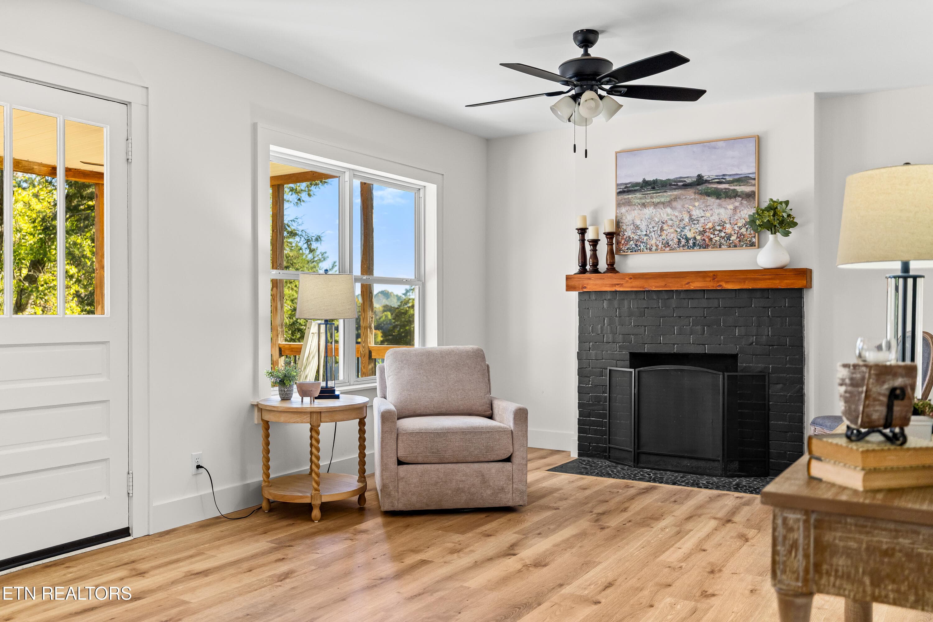 Family Room - 4610 Green Rd, Maryville, TN 37804