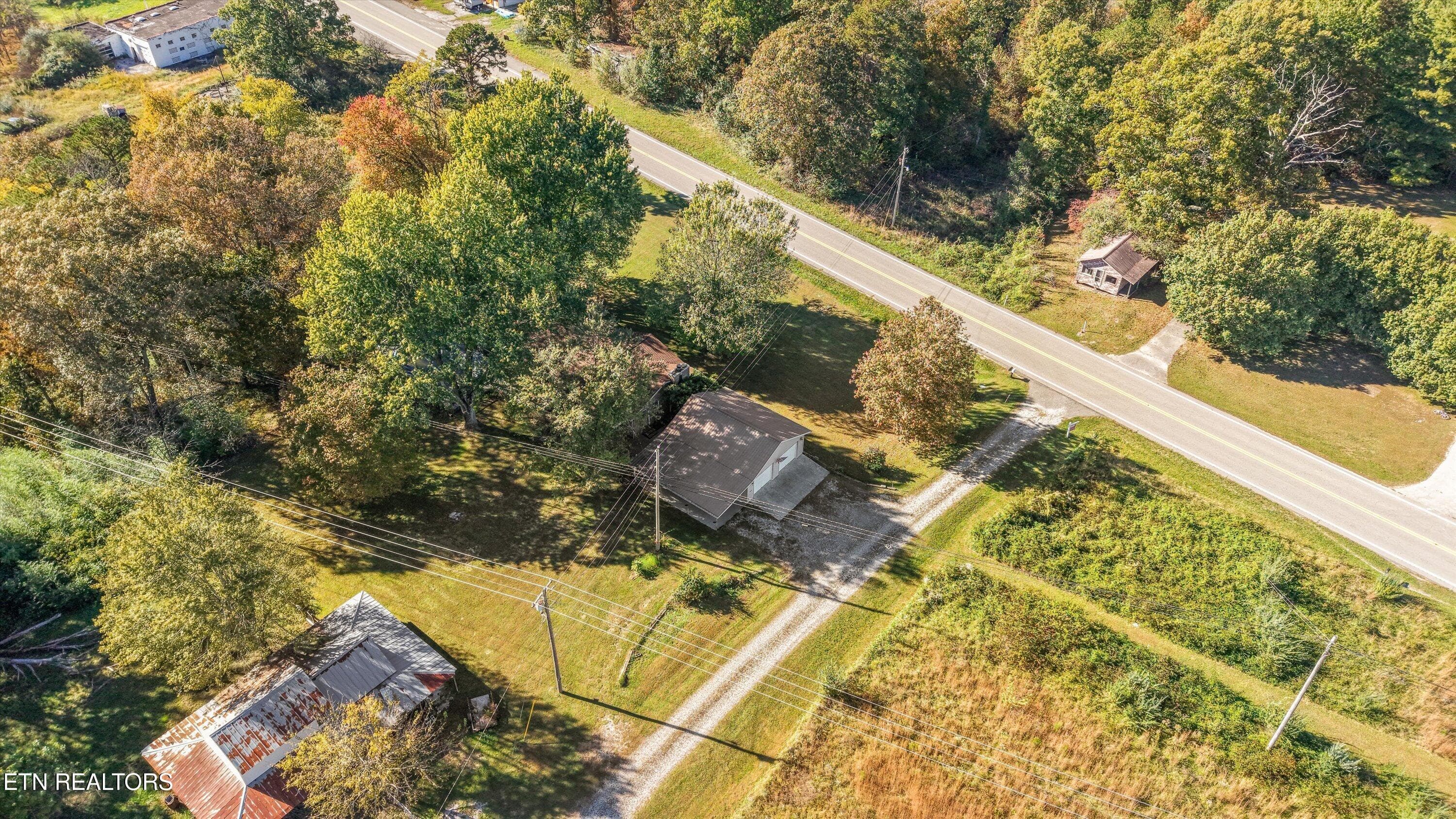 Home with Spacious Yard - 9438 Morgan County Hwy, Sunbright, TN 37872