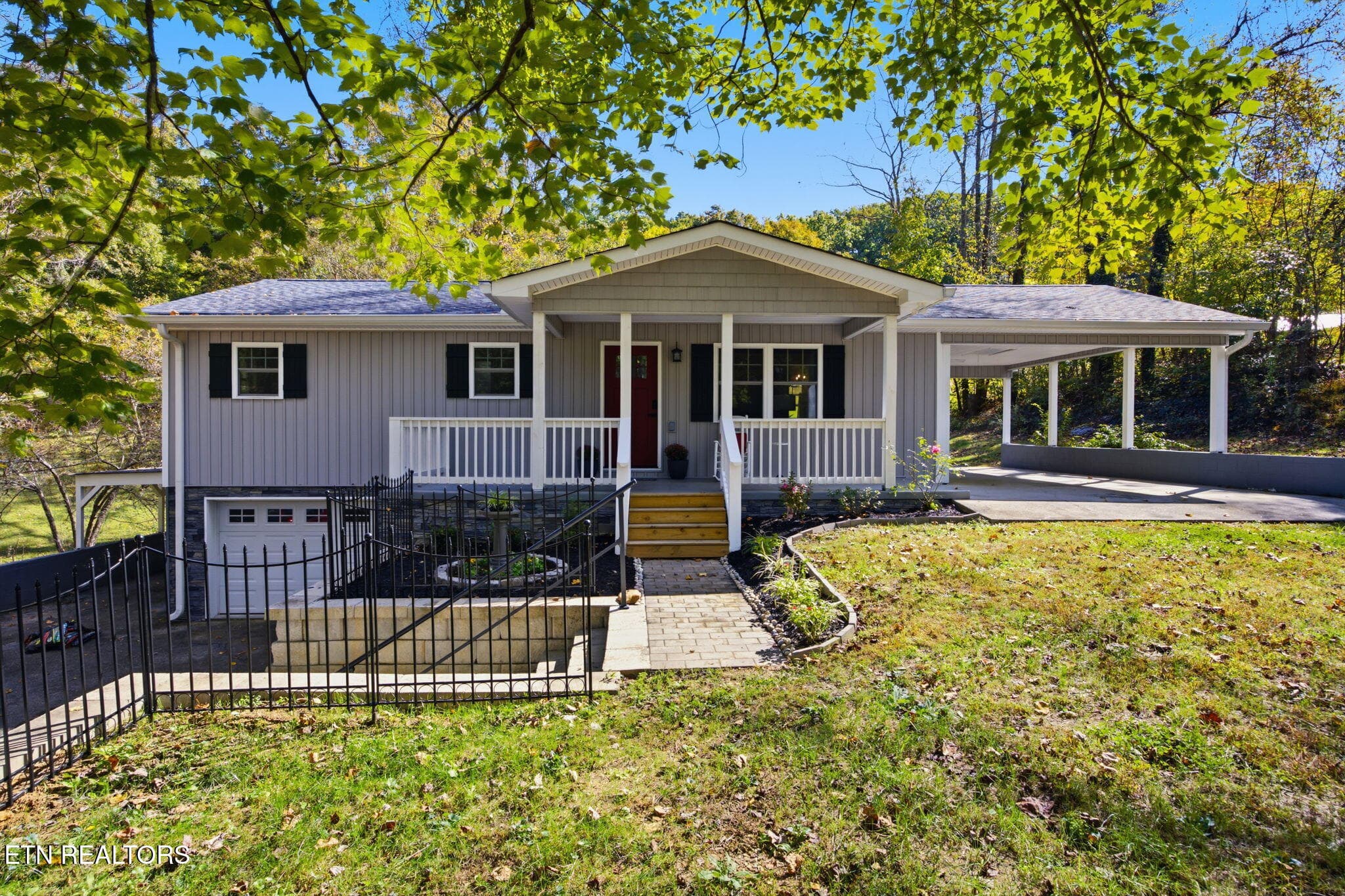 1284 Sulphur Springs Rd, Clinton, TN 37716