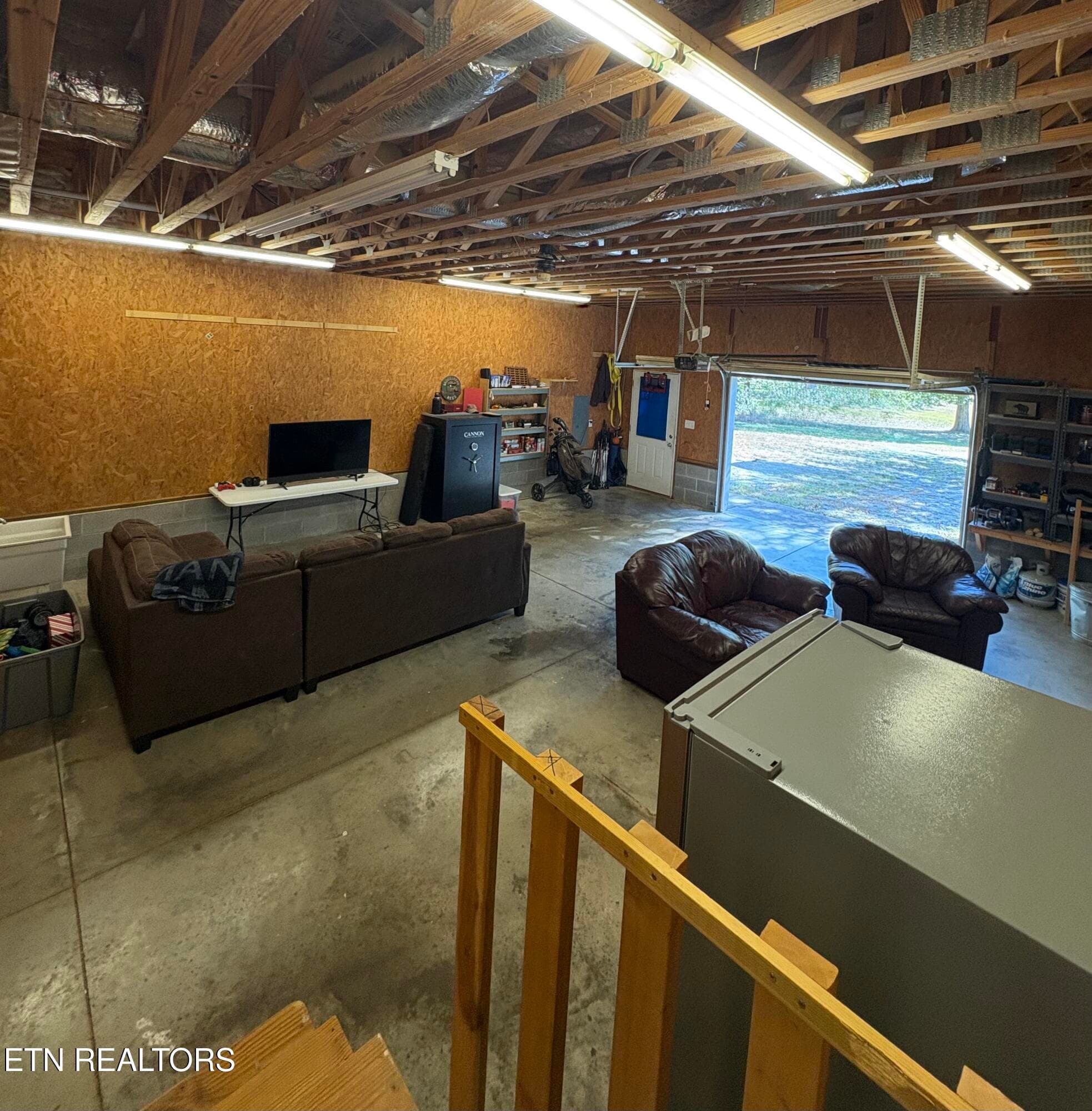 Garage - 288 Co Rd 158, Riceville, TN 37370