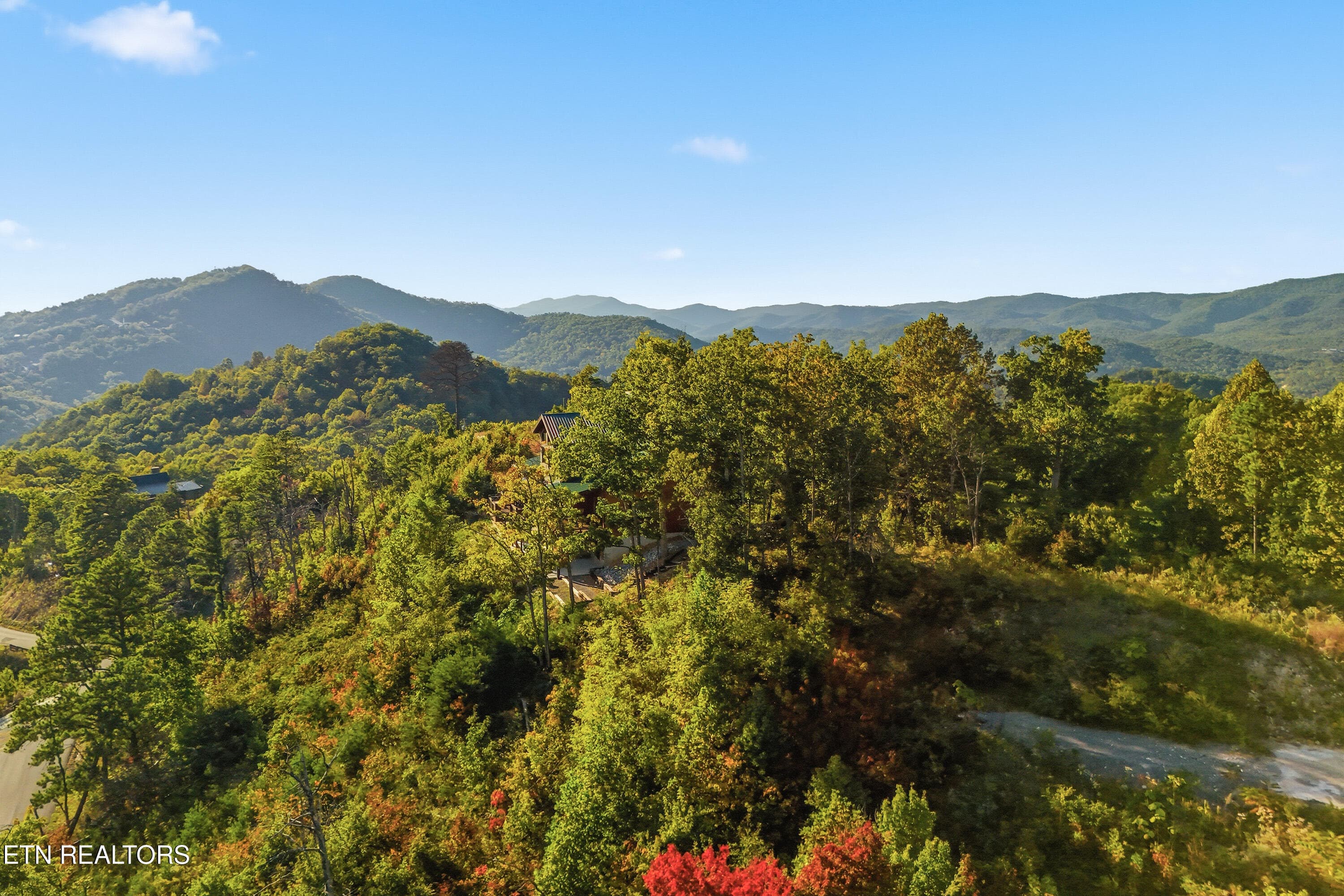 Drone w mountain views - 2602 Hatcher Mountain Rd, Sevierville, TN 37862