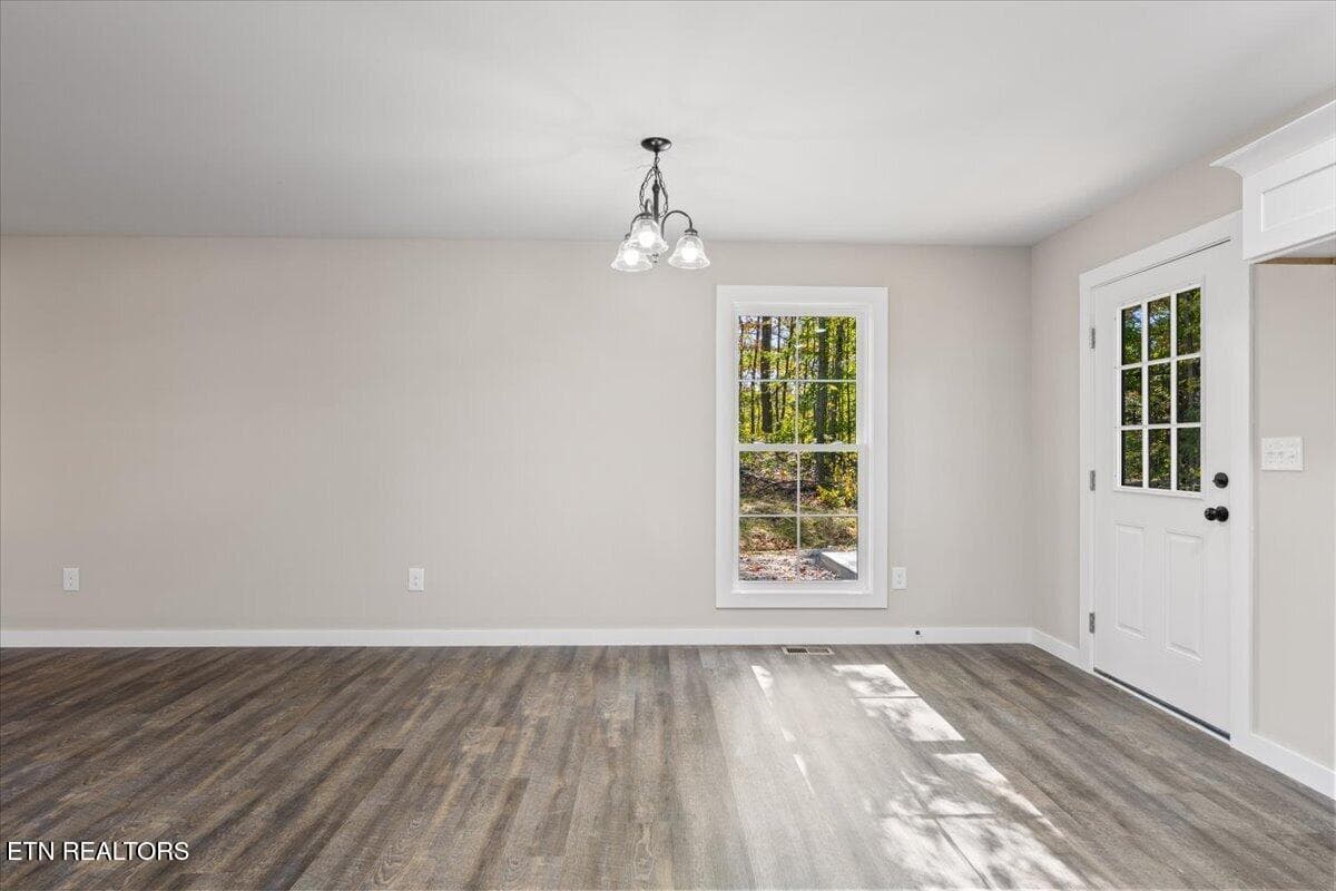 15-377 Summit Dr - 377 Summit Drive, Speedwell, TN 37870