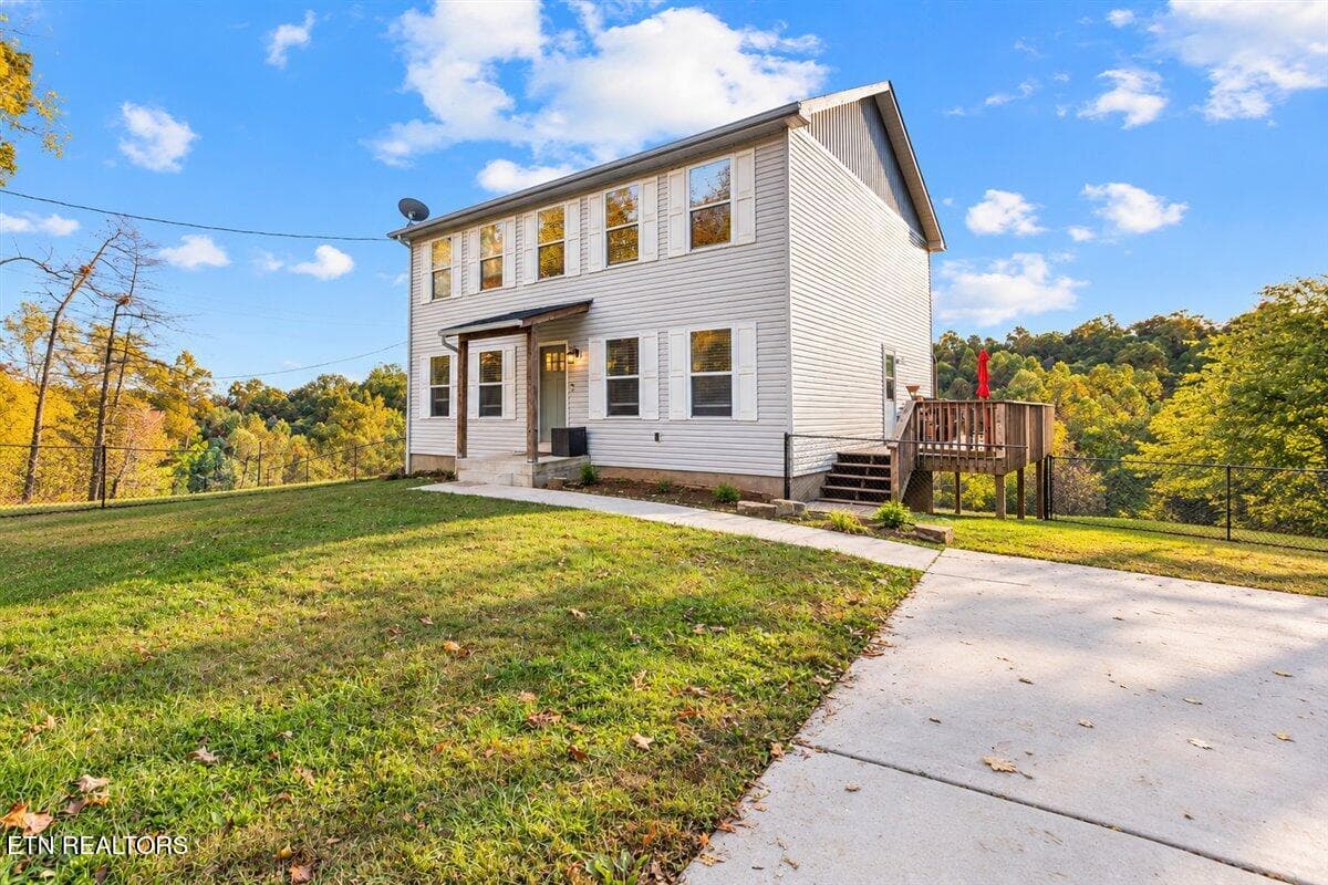 02-Bright Suburban Home in Autumn Landsc - 478 Bunch Rd, Blaine, TN 37709