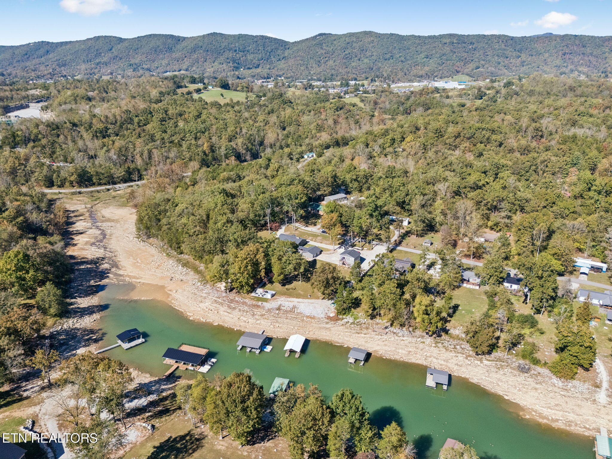 95-496 Shawnee Dr - 095 - 496 Shawnee Drive, Jacksboro, TN 37757