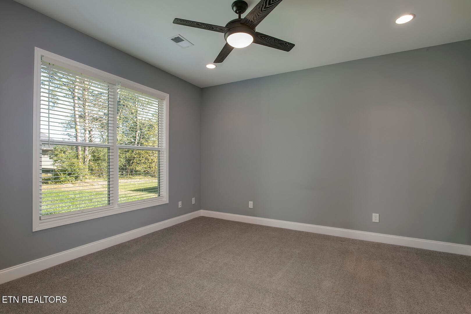 20_OganaLane_211_MasterBedroom01 - 211 Ogana Lane, Loudon, TN 37774