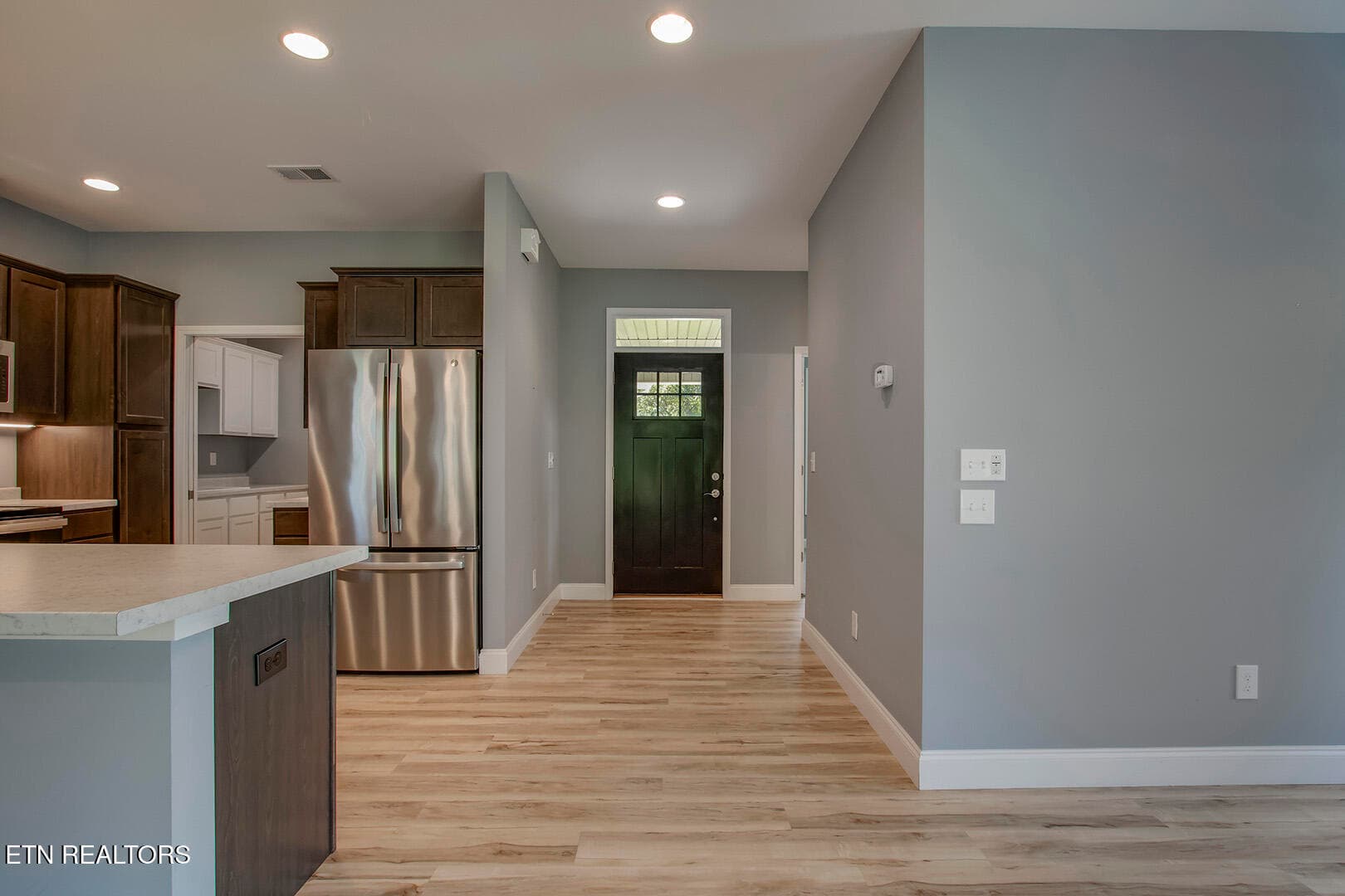 27_OganaLane_211_EntryHall - 211 Ogana Lane, Loudon, TN 37774