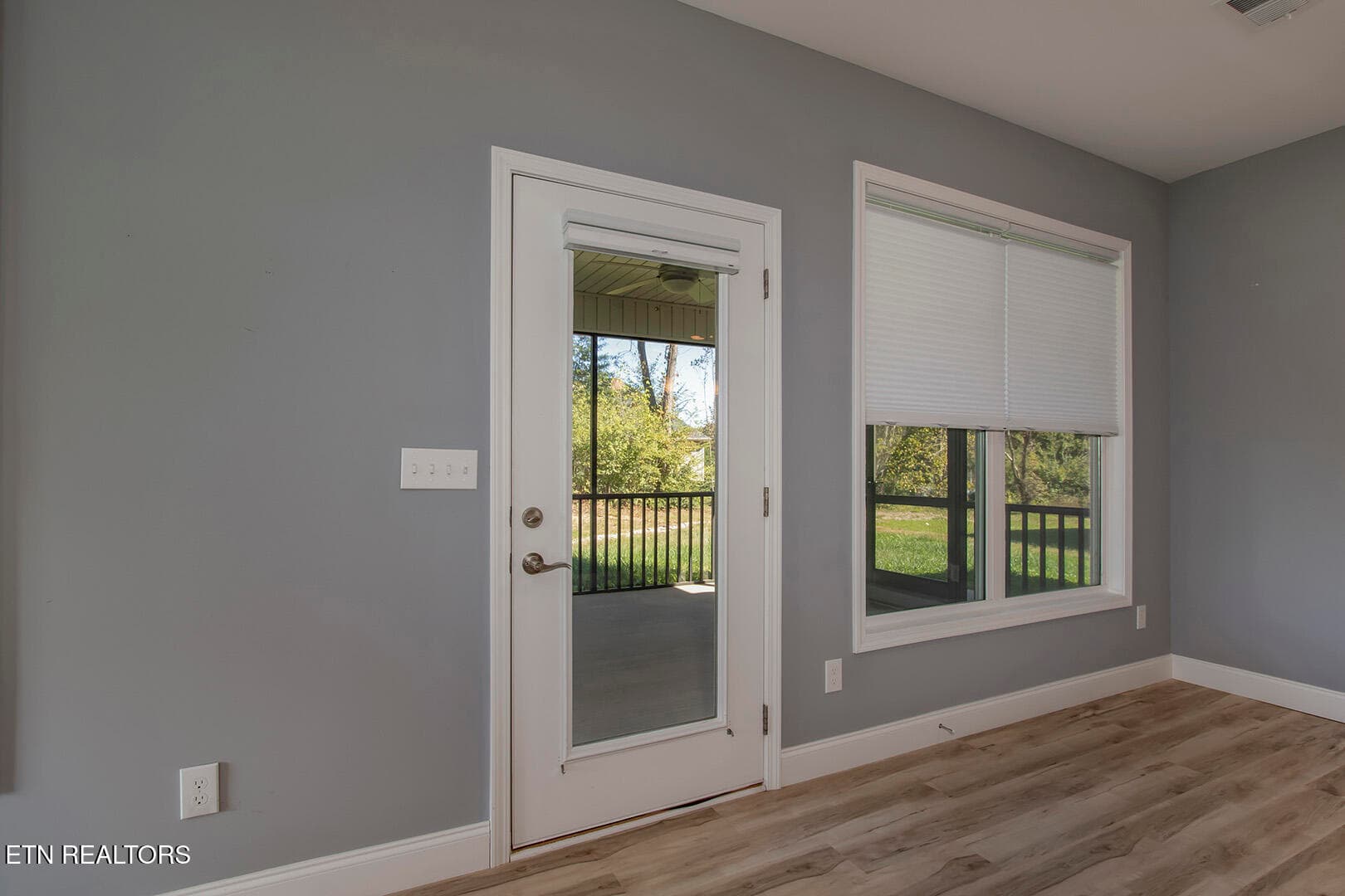 32_OganaLane_211_ScreenedPatioExit - 211 Ogana Lane, Loudon, TN 37774