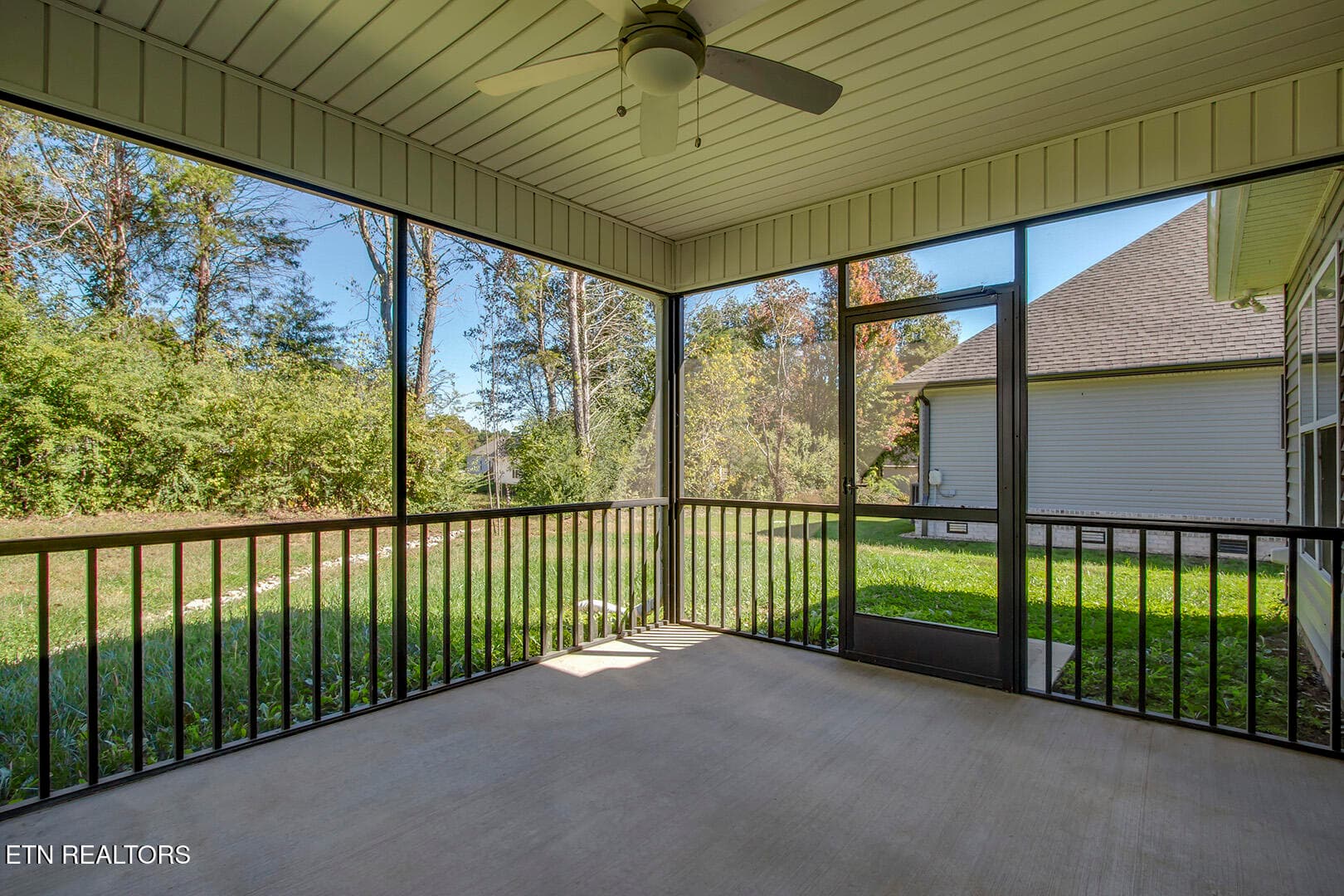 33_OganaLane_211_ScreenedPatio01 - 211 Ogana Lane, Loudon, TN 37774