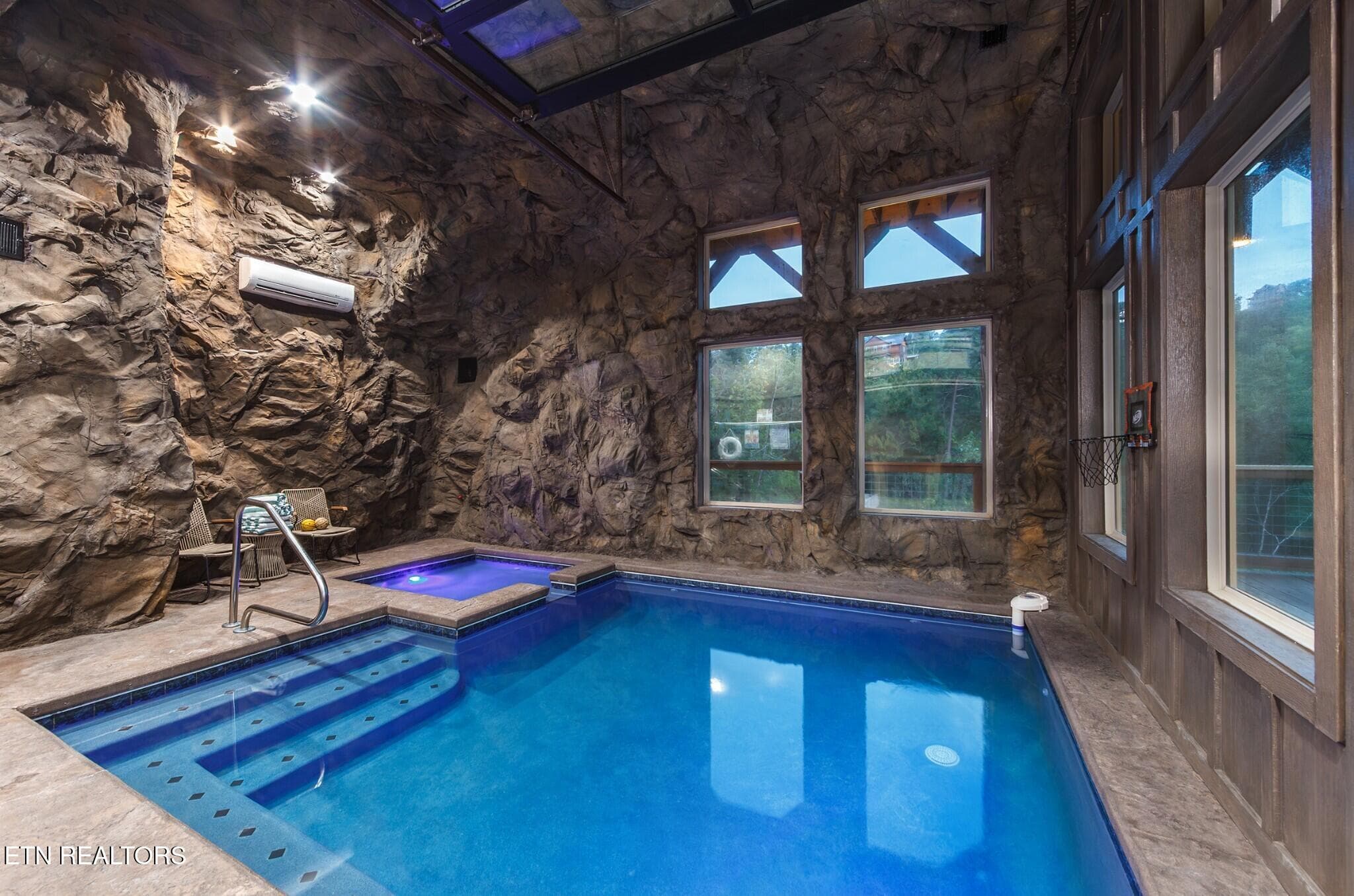 2 - 2139 Coopers Hawk Way, Sevierville, TN 37862