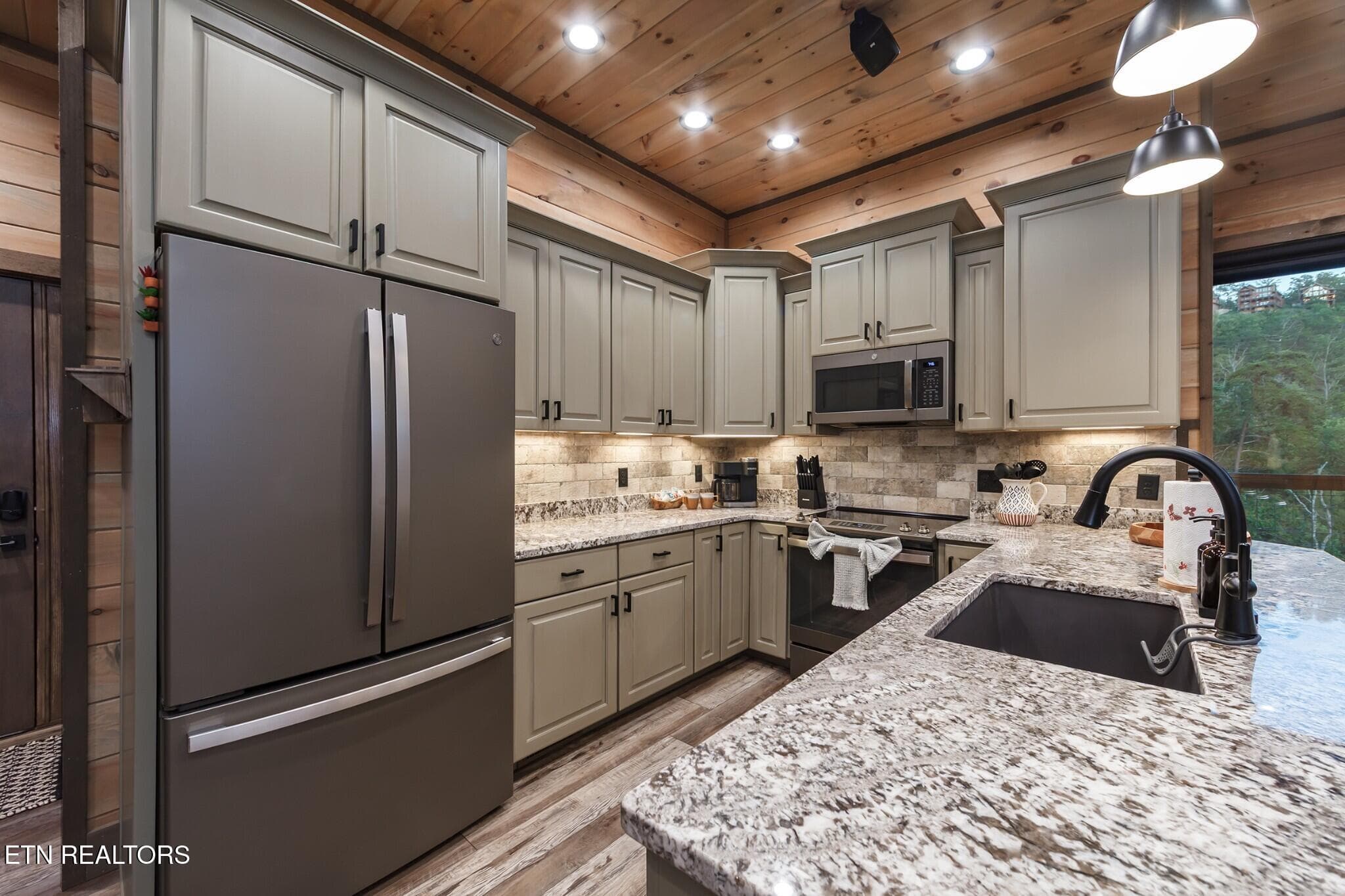 7 - 2139 Coopers Hawk Way, Sevierville, TN 37862
