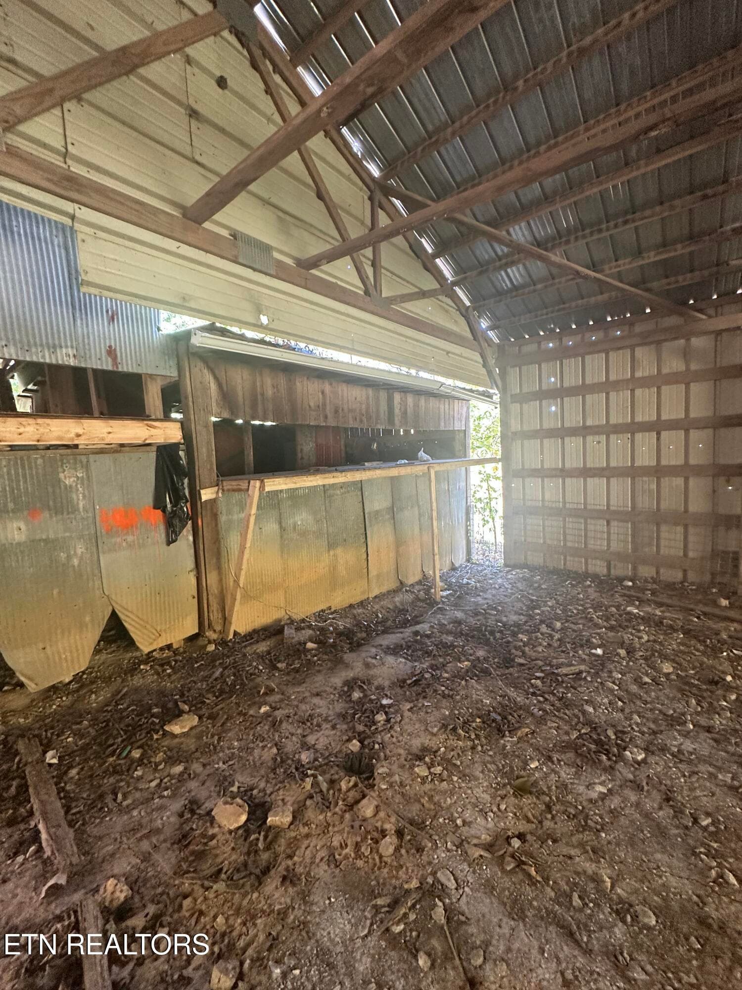 INSIDE 2 OF USE 1 - 10ac Bob Dennings Rd, Allons, TN 38541
