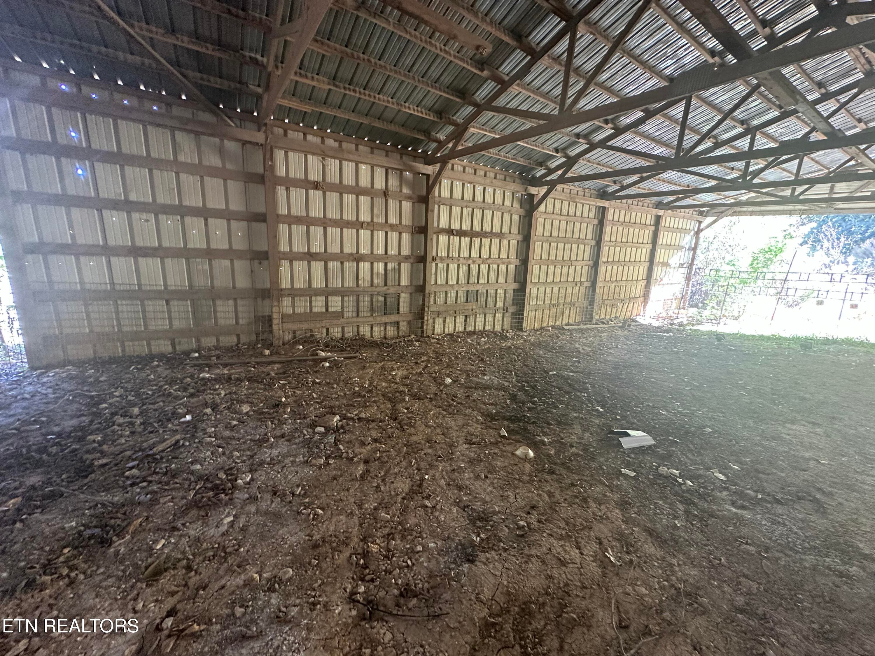 INSIDE 3 OF USE 1 - 10ac Bob Dennings Rd, Allons, TN 38541
