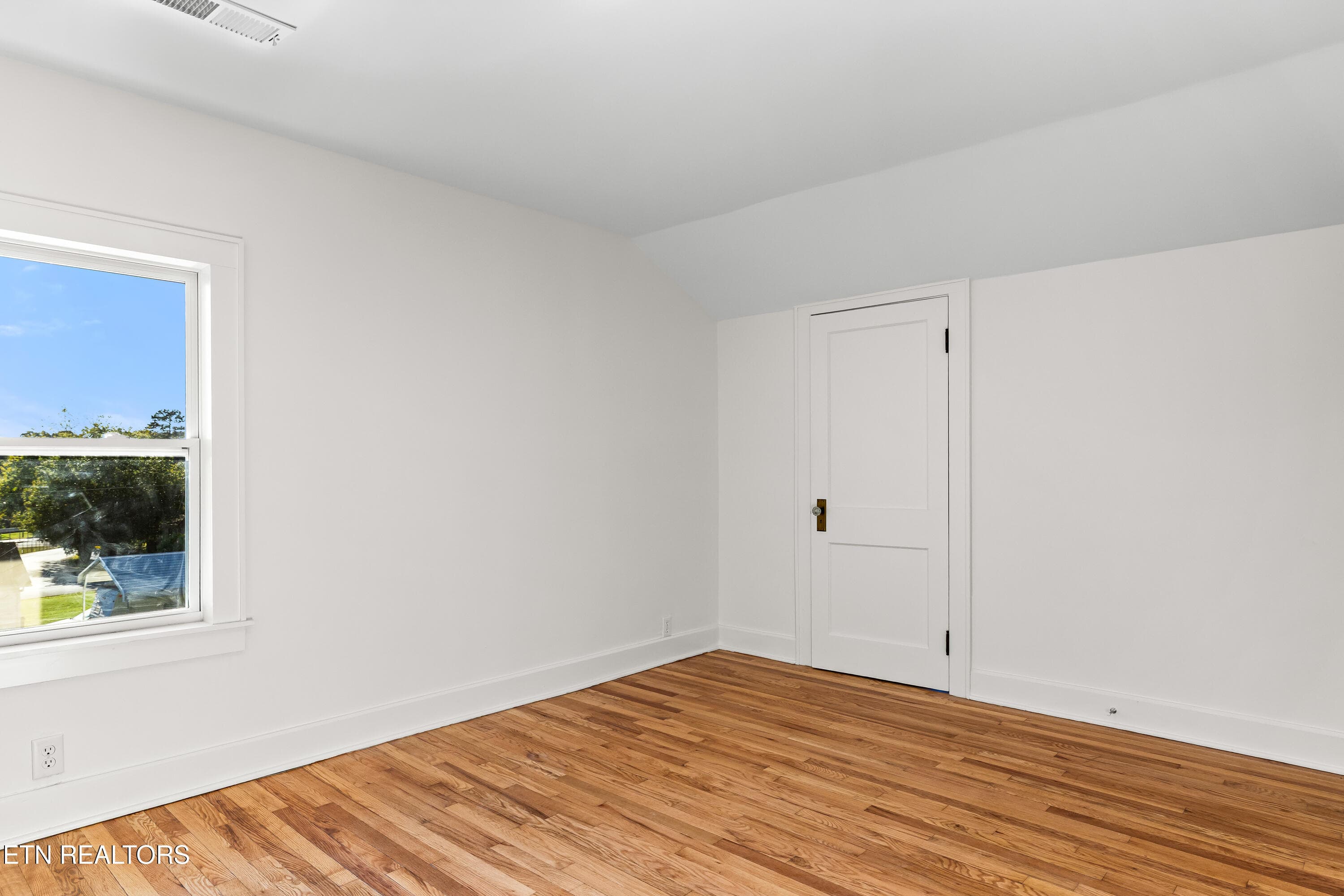 Primary Bedroom - 4610 Green Rd, Maryville, TN 37804