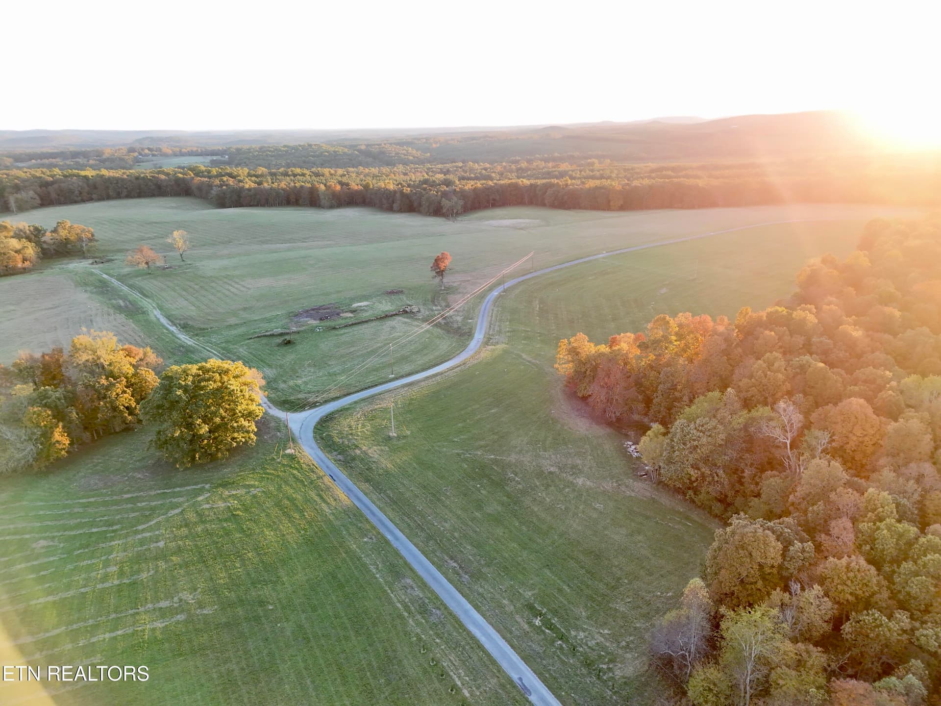 Poke Patch Rd, Crossville, TN 38572