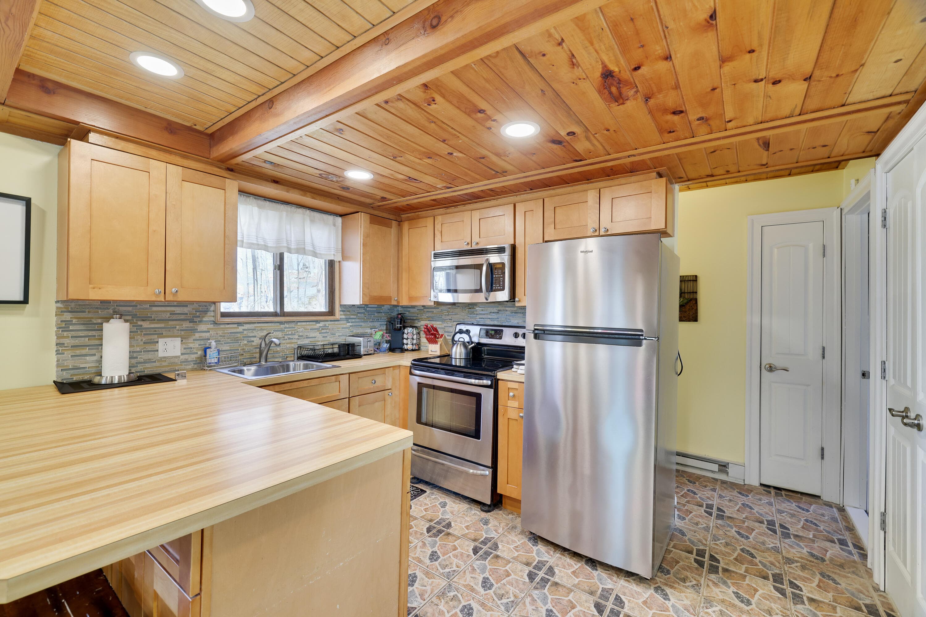 8 - 163 Cambridge Court, Bushkill, PA 18324, Bushkill