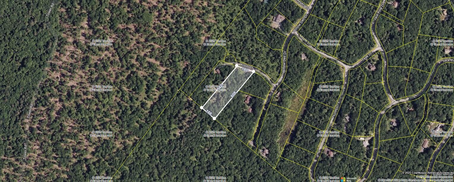 Knob Court, Dingmans Ferry, PA 18328