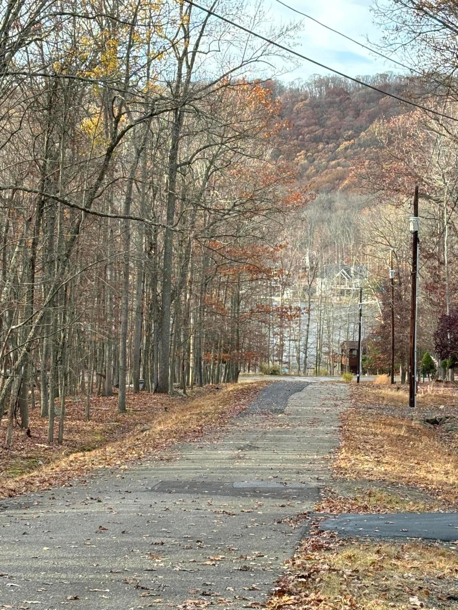 Tuscarora west Drive W, Hazleton, PA 18202