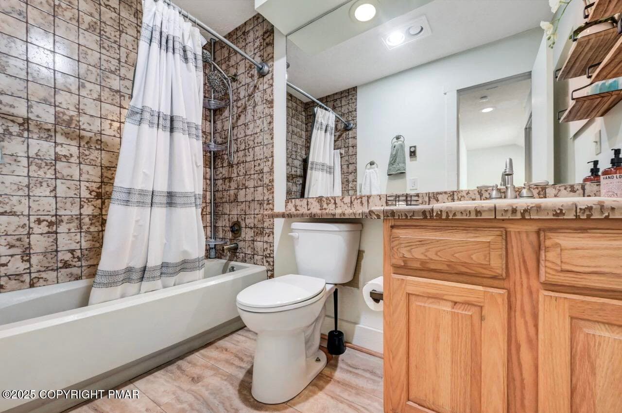 Main Bathroom - 40 Alpine, Lake Harmony, PA 18624