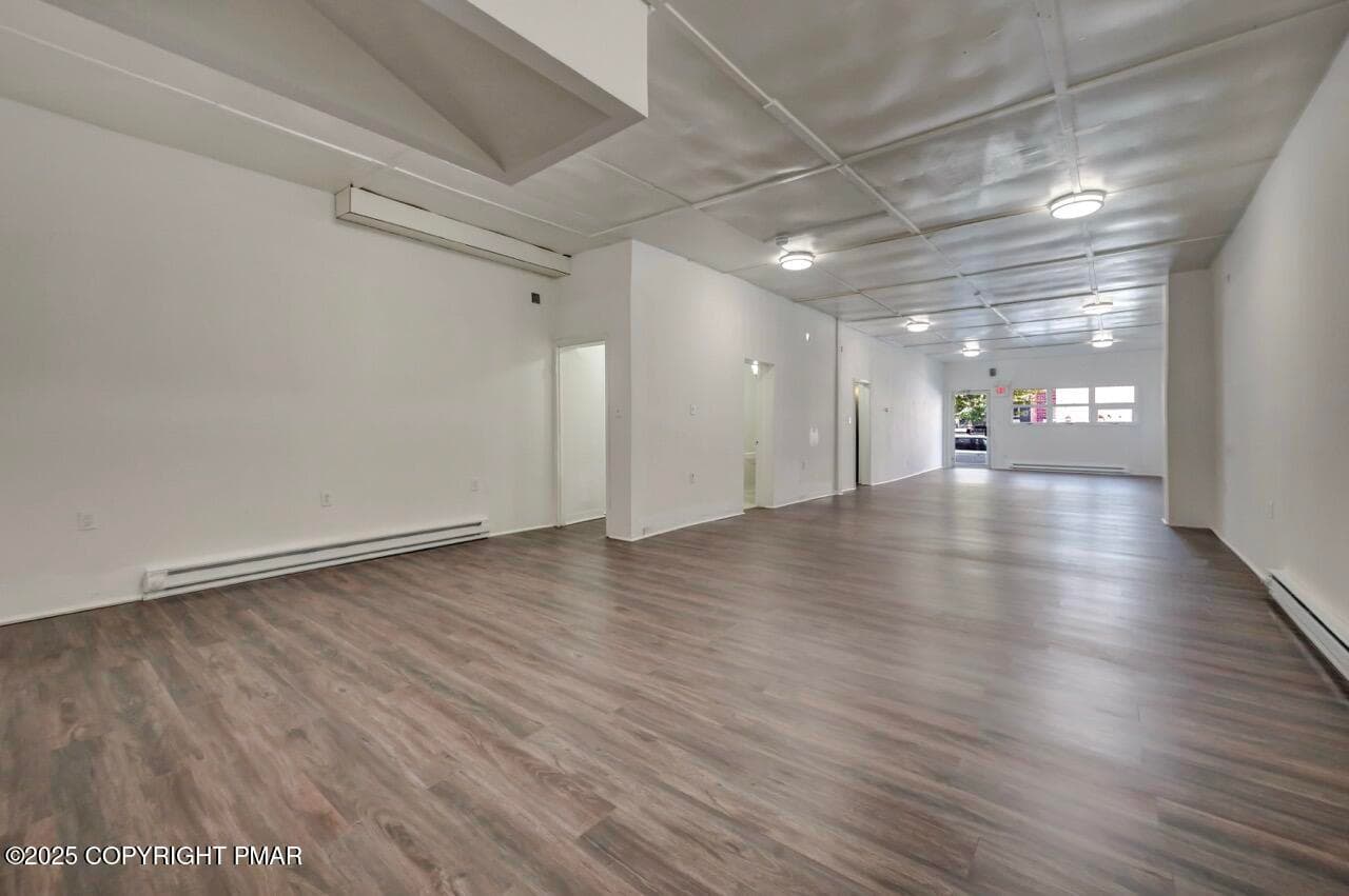 126-128 E Broad St 11 - 1st Floor Large - 126-128 E Broad Street, Tamaqua, PA 18252, Tamaqua