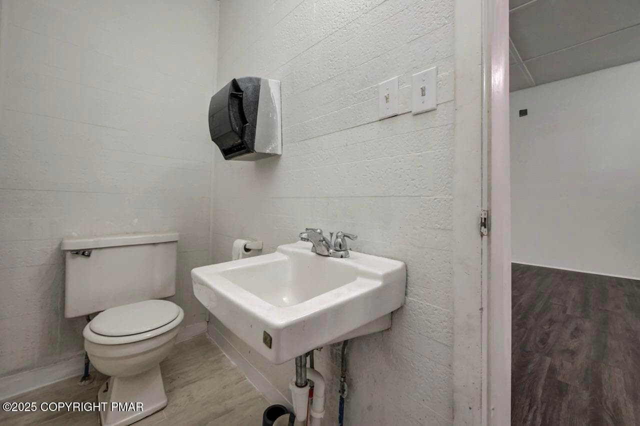 126-128 E Broad St 12 - 1st Floor Large - 126-128 E Broad Street, Tamaqua, PA 18252, Tamaqua