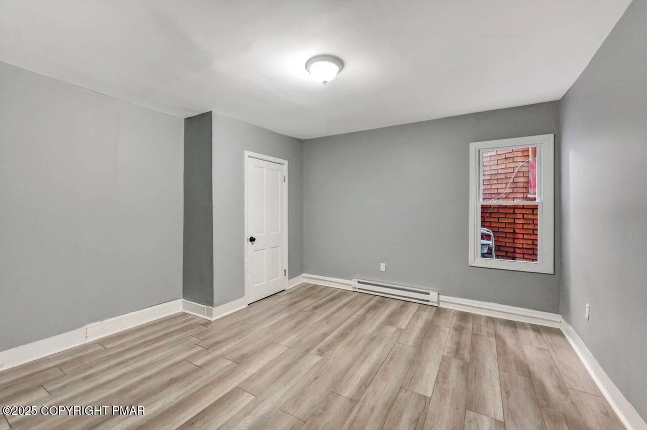 126-128 E Broad St 42 - 2nd Floor Large - 126-128 E Broad Street, Tamaqua, PA 18252, Tamaqua