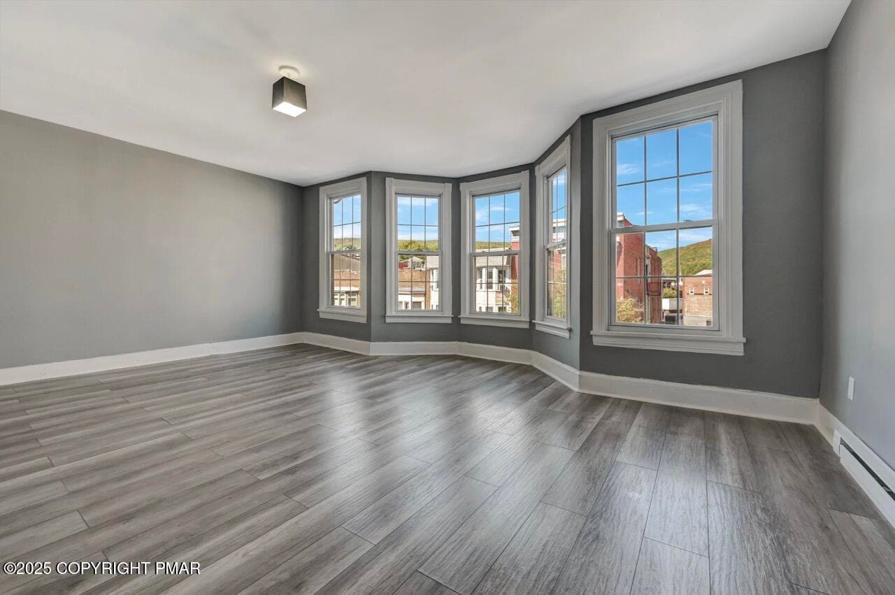 126-128 E Broad St 46 - 3rd Floor Large - 126-128 E Broad Street, Tamaqua, PA 18252, Tamaqua