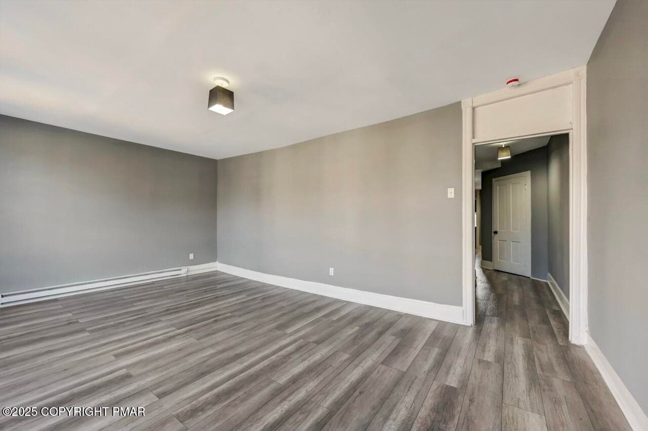 126-128 E Broad St 49 - 3rd Floor Large - 126-128 E Broad Street, Tamaqua, PA 18252, Tamaqua