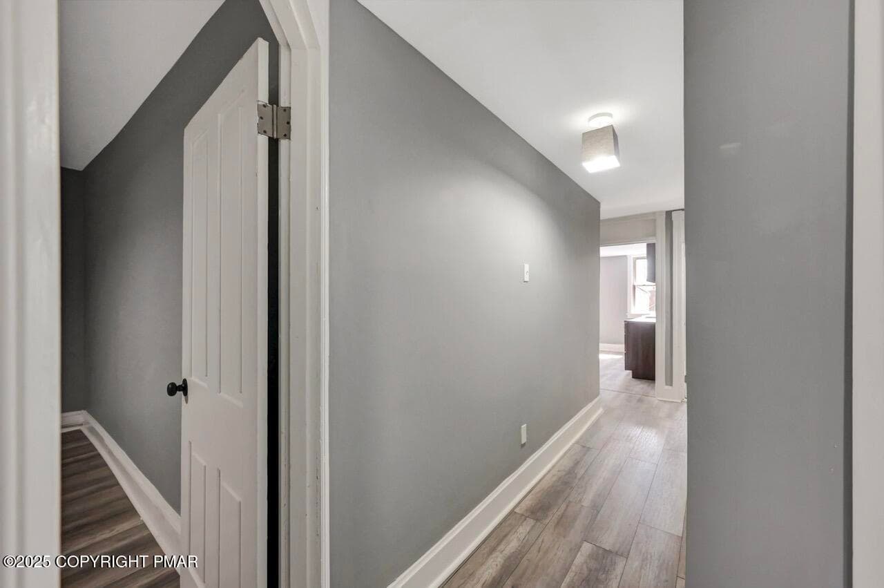 126-128 E Broad St 50 - 3rd Floor Large - 126-128 E Broad Street, Tamaqua, PA 18252, Tamaqua
