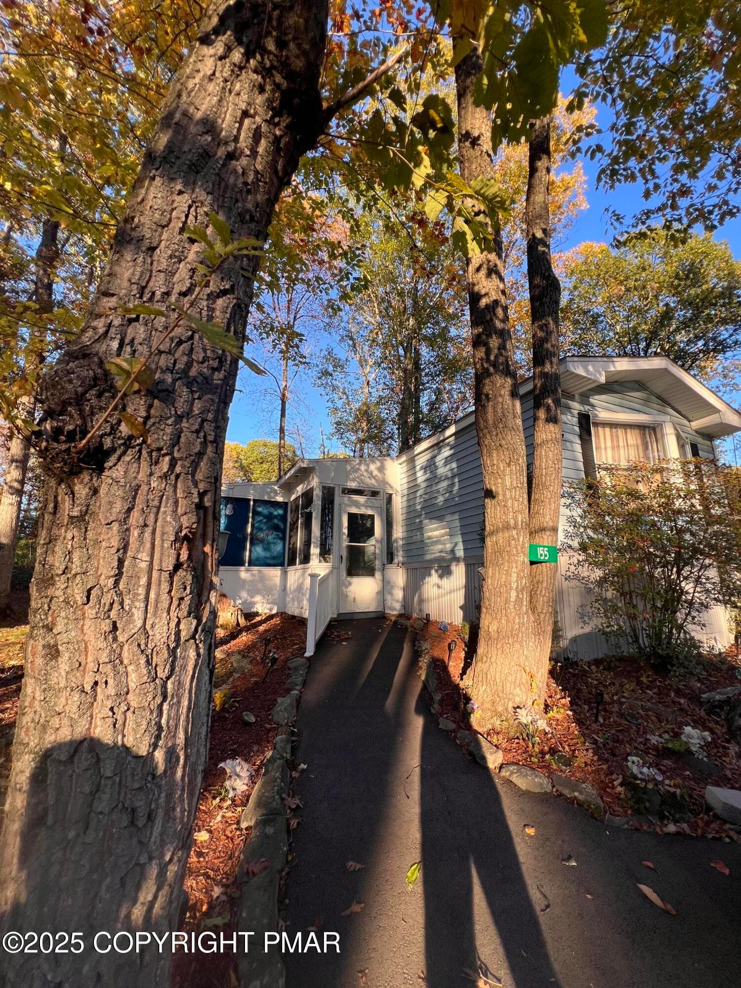 155 Bariton Court, Bartonsville, PA 18321