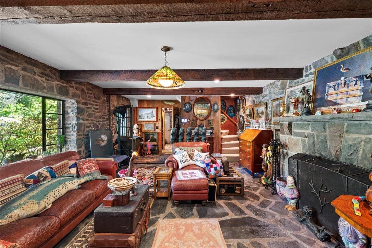Family Room - 1341 Beaver Valley Road, Stroudsburg, PA 18360, Stroudsburg