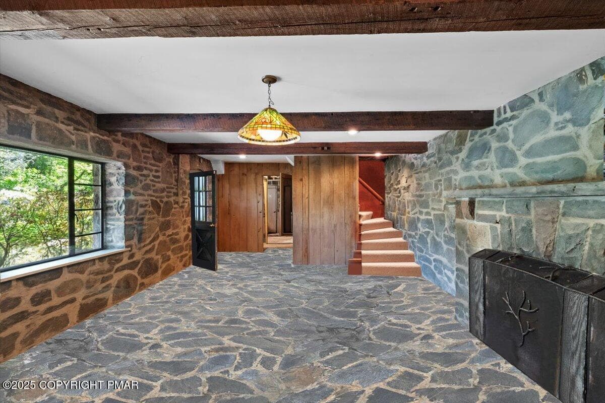 Emptied Virtually Family Room - 1341 Beaver Valley Road, Stroudsburg, PA 18360, Stroudsburg