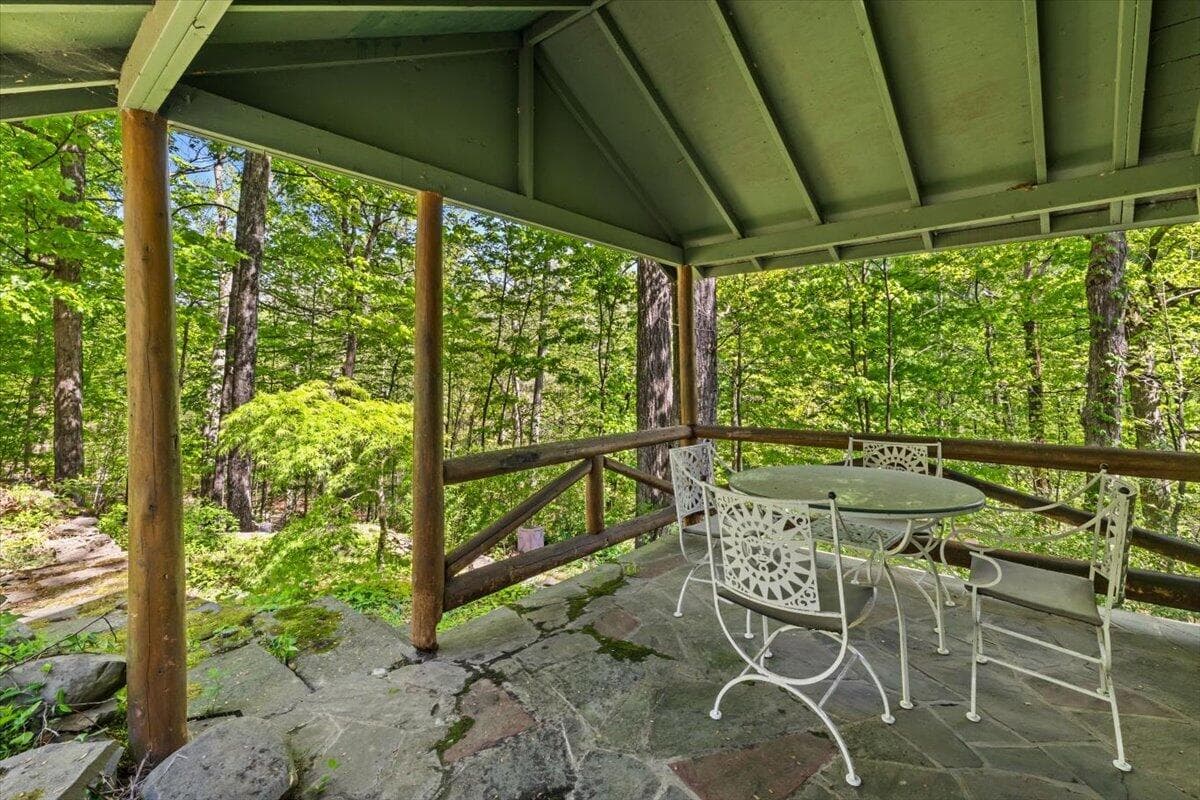 Cottage Stone Patio - 1341 Beaver Valley Road, Stroudsburg, PA 18360, Stroudsburg