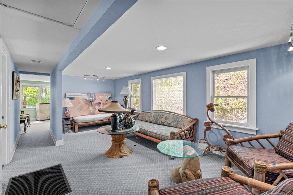 Cottage LR - 1341 Beaver Valley Road, Stroudsburg, PA 18360, Stroudsburg