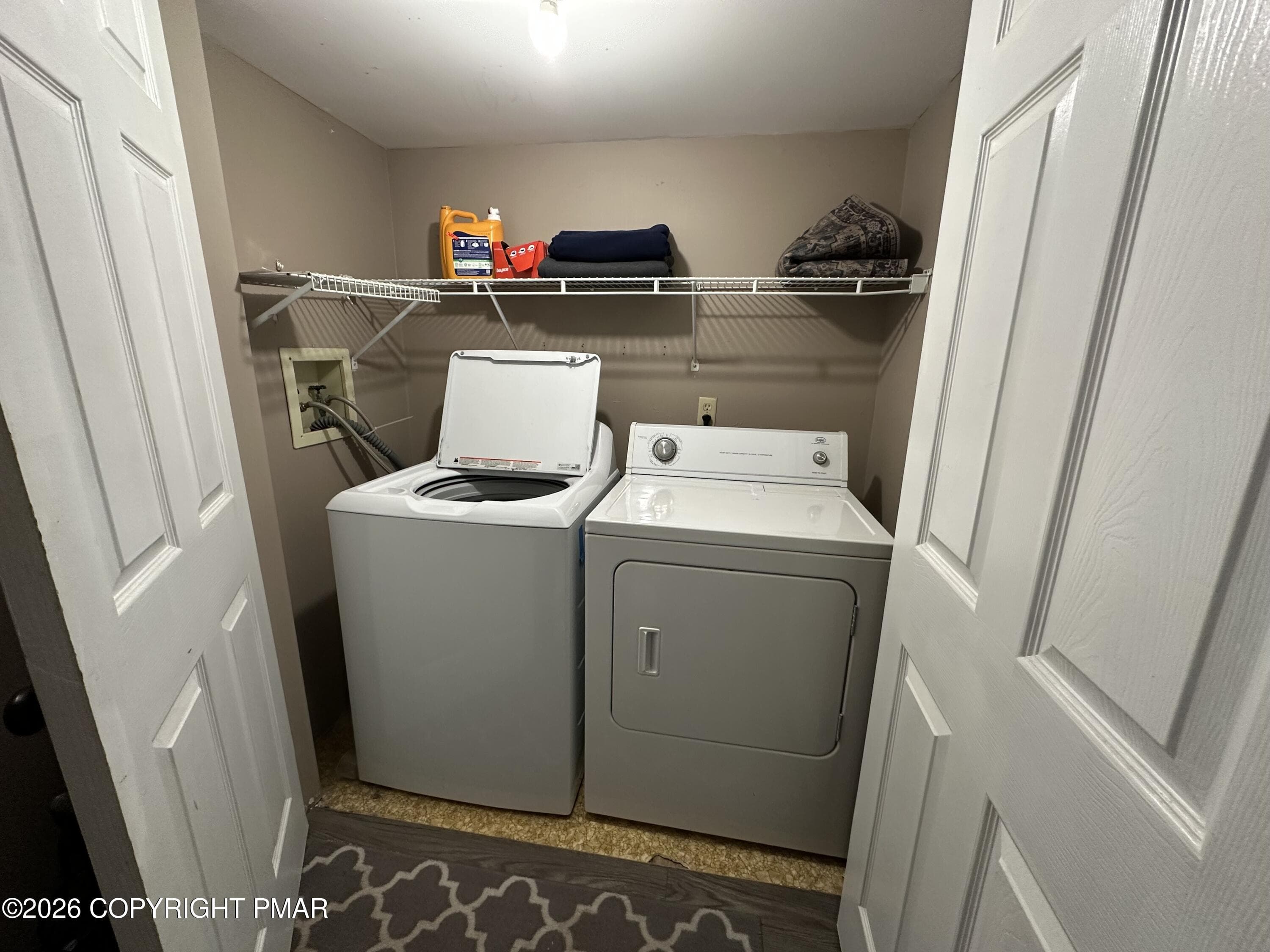 laundry - 3 Middle Village Way, Tannersville, PA 18372, Tannersville