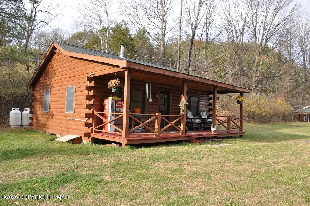 Log cabin - 1642 Kunkletown Road, Saylorsburg, PA 18353, Saylorsburg