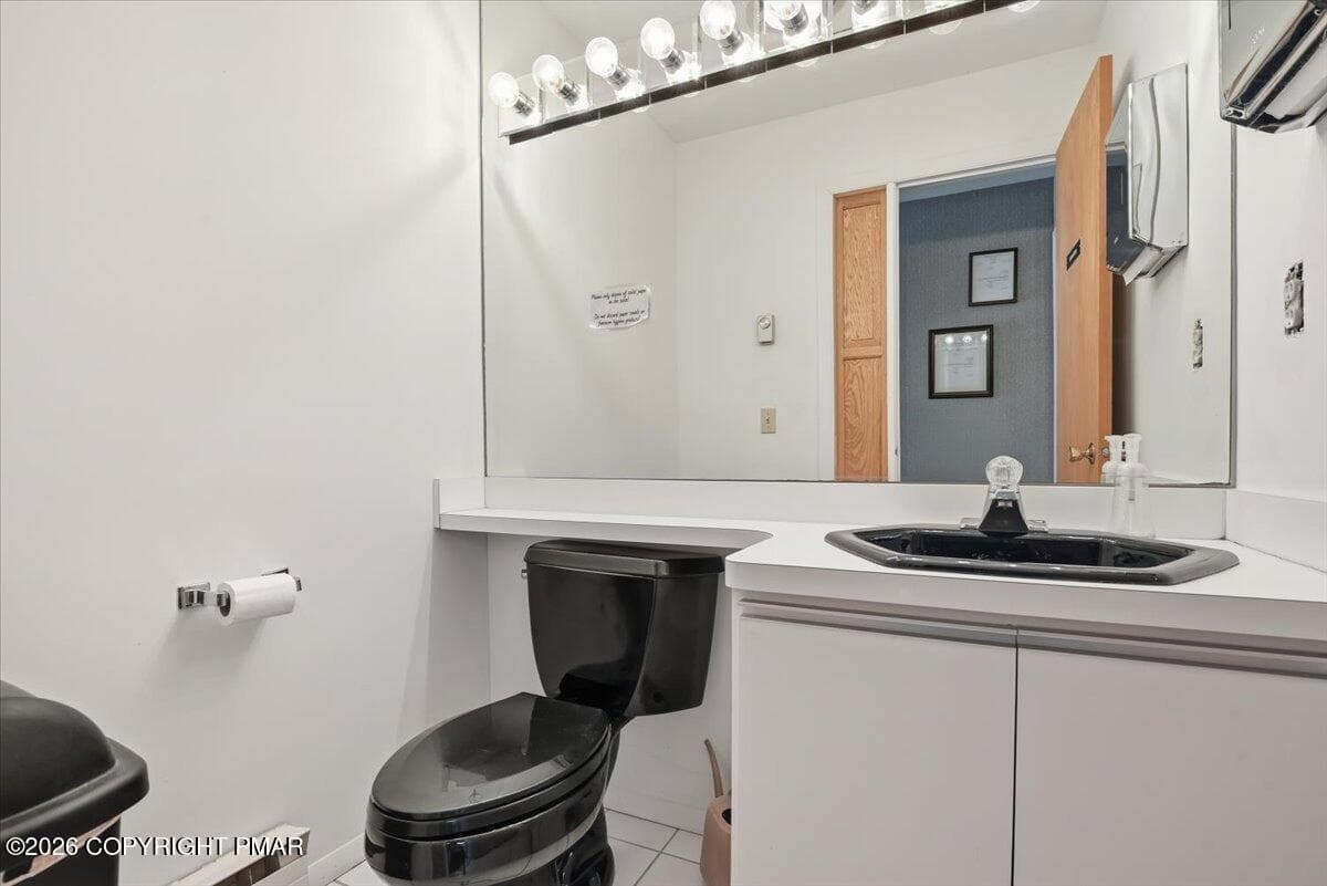 21 Restroom - 647 Rt 739, Lords Valley, PA 18428, Lords Valley