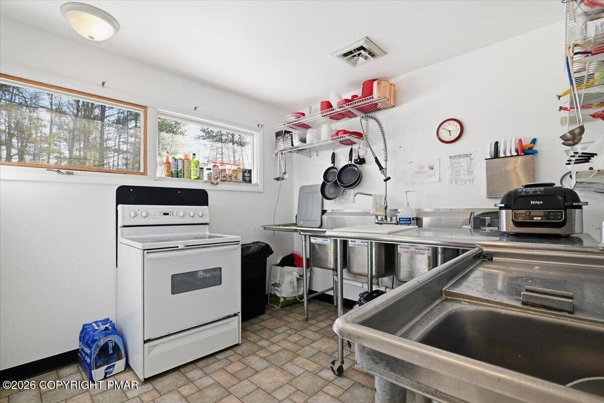 26 Kitchen - 647 Rt 739, Lords Valley, PA 18428, Lords Valley