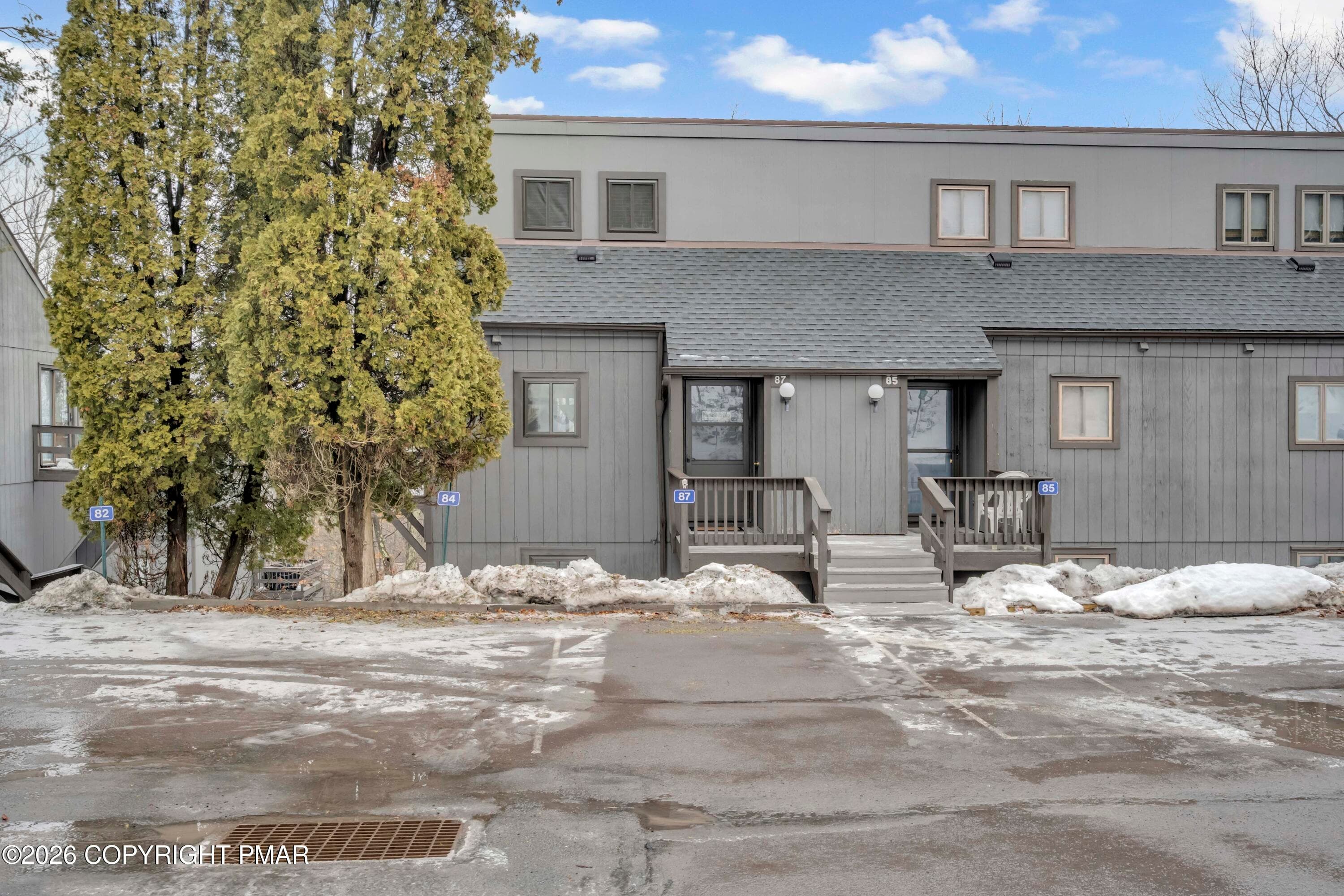 87 Cross Country Lane, Tannersville, PA 18372